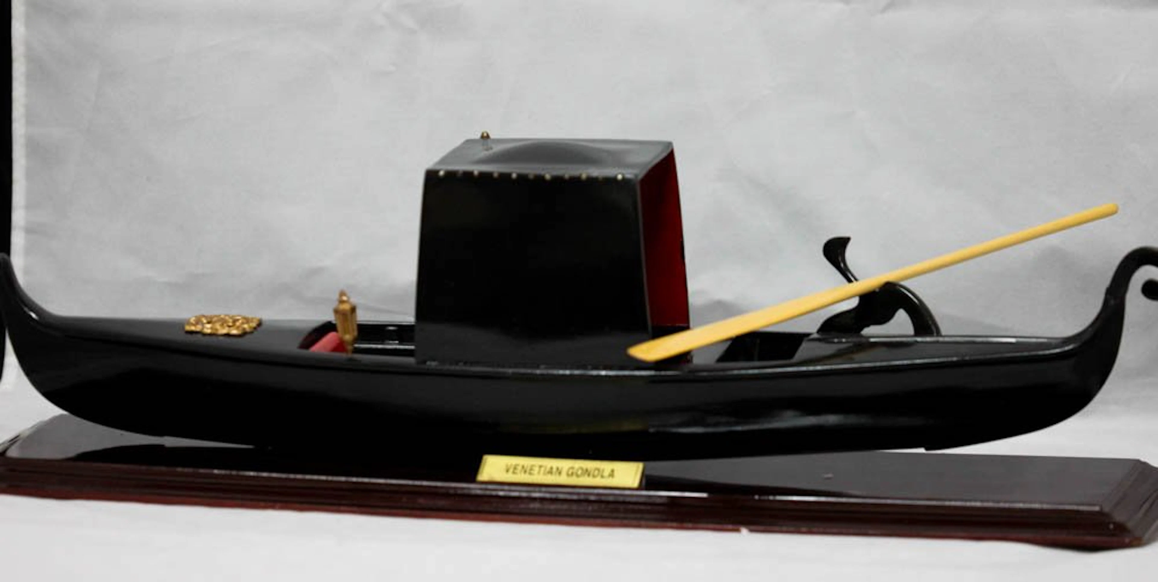 COLLECTORS EDITION 17TH CENTURY HAND CRAFTED WOODEN VEN
