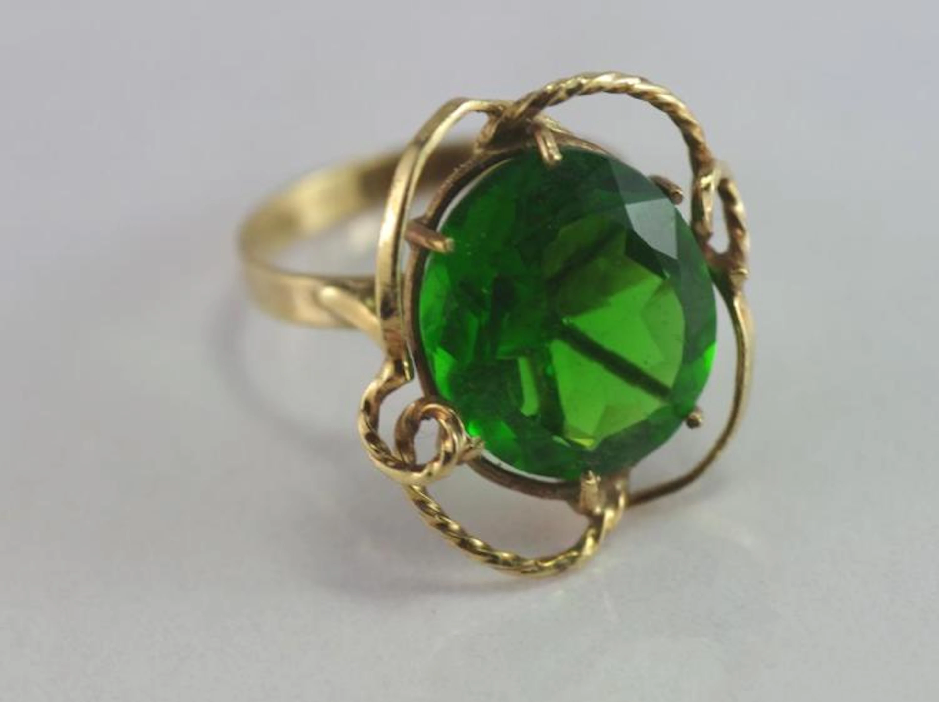 9ct gold and moldavite ring
