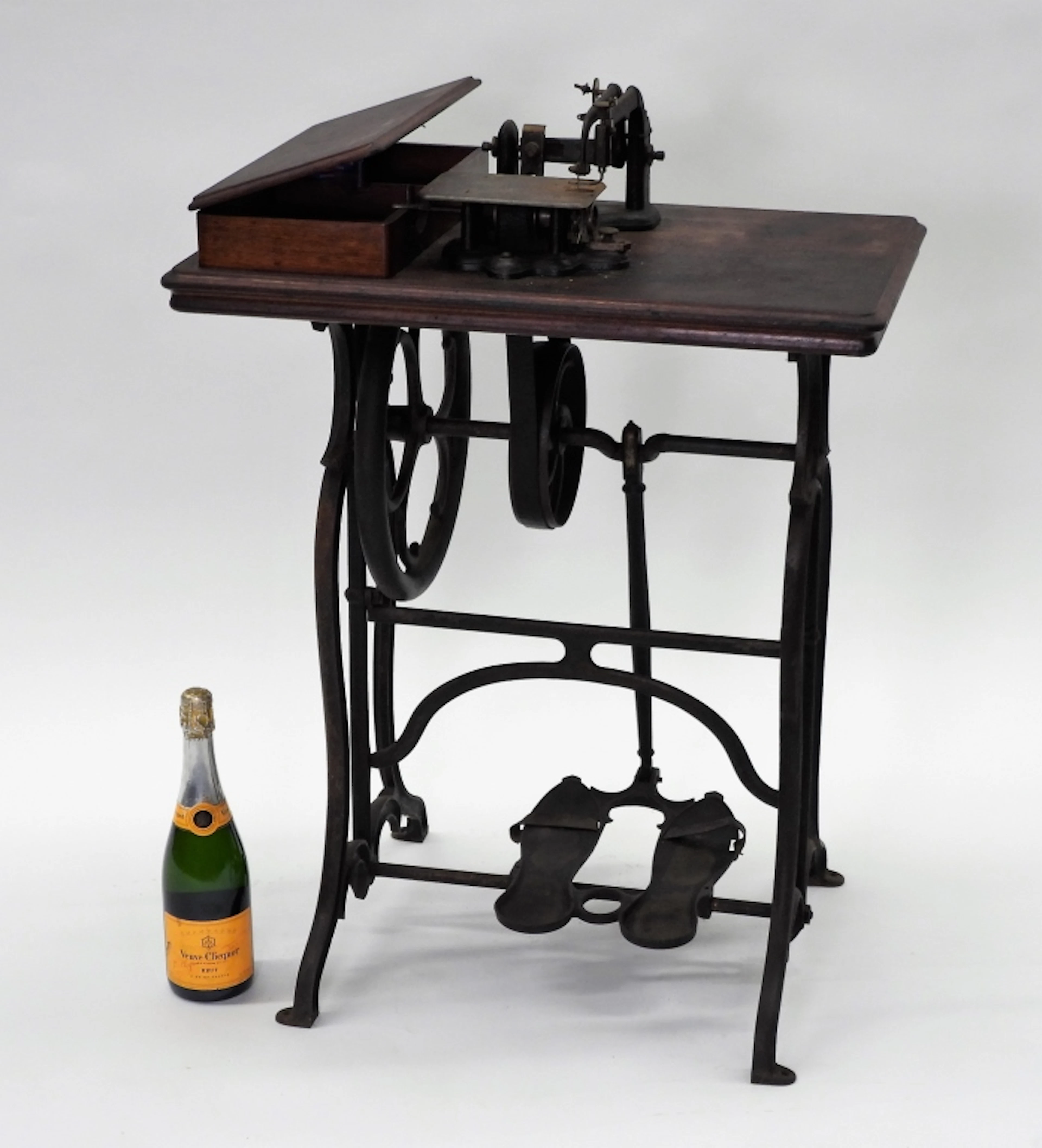 19C Wheeler & Wilson Mfg. Co. Sewing Machine