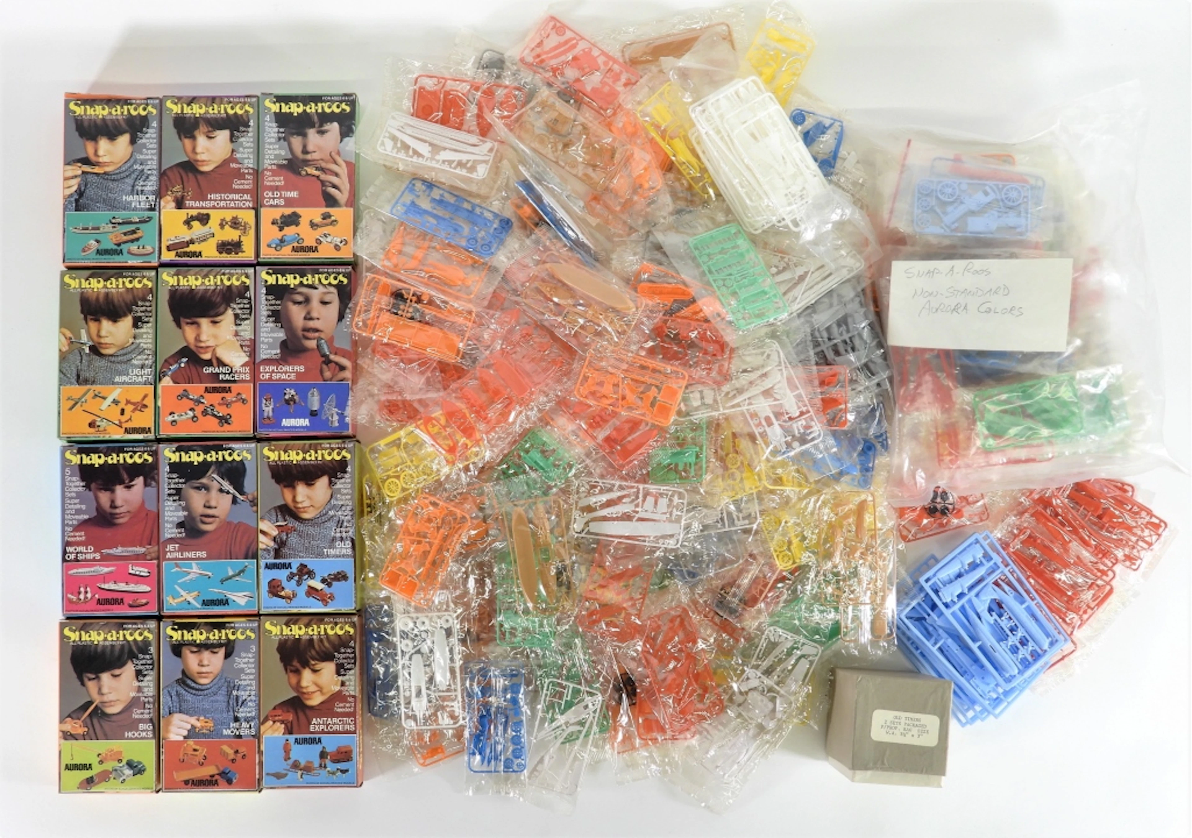 Andy's Aurora Plastics Snap-A-Roos Model Archive