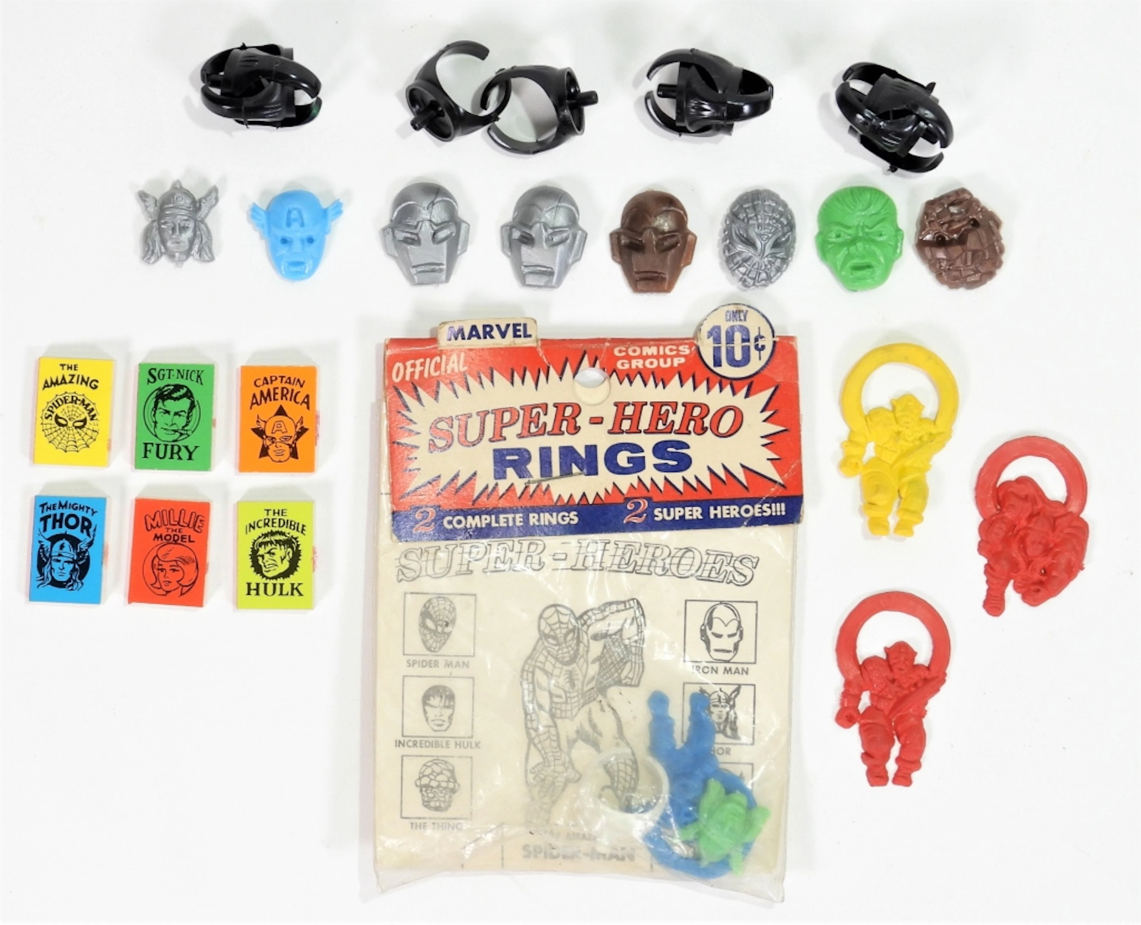 18PC 1966 Marvel Comics Super Heroes Gumball Toys