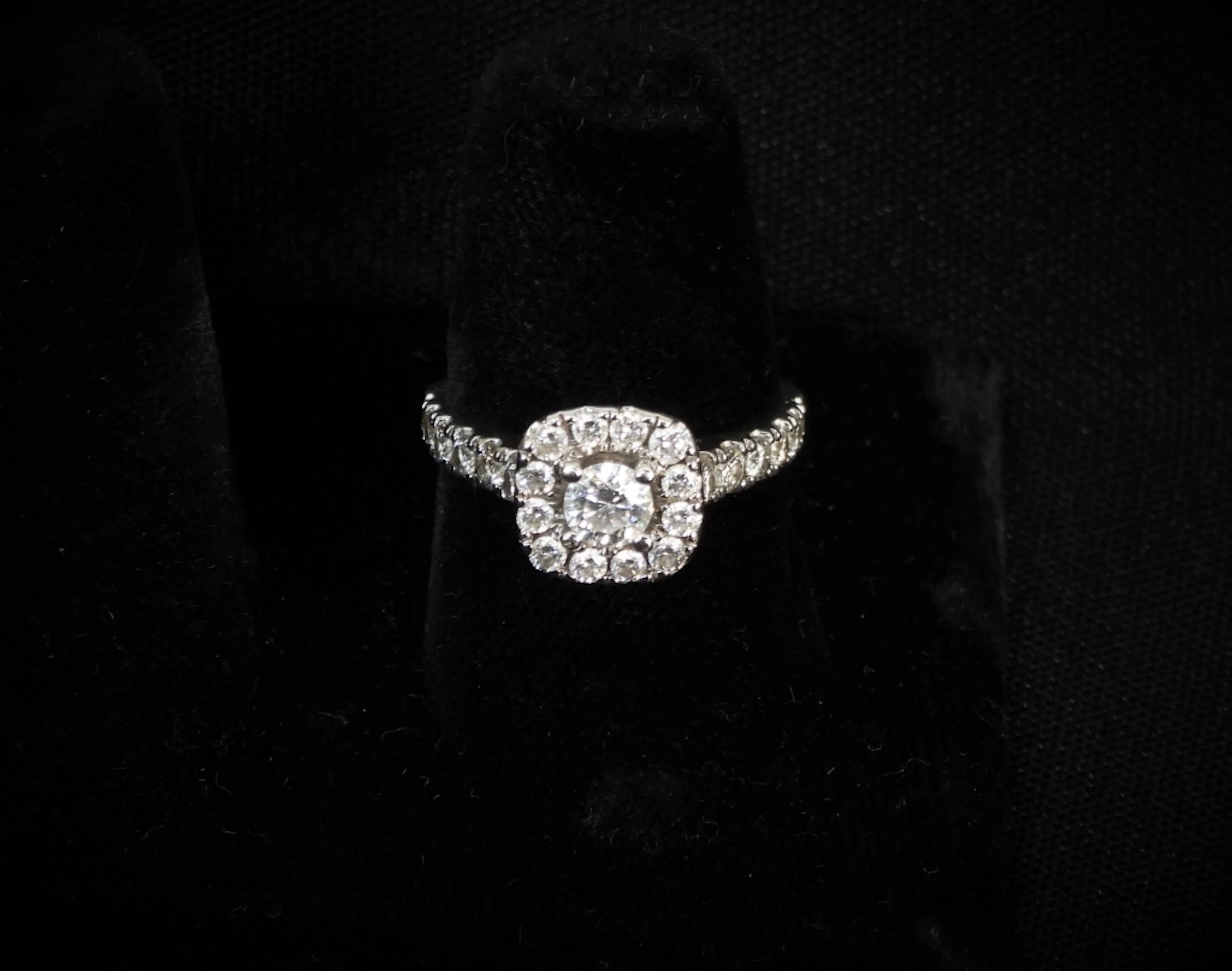 Estate 10K Gold & Diamond Ring