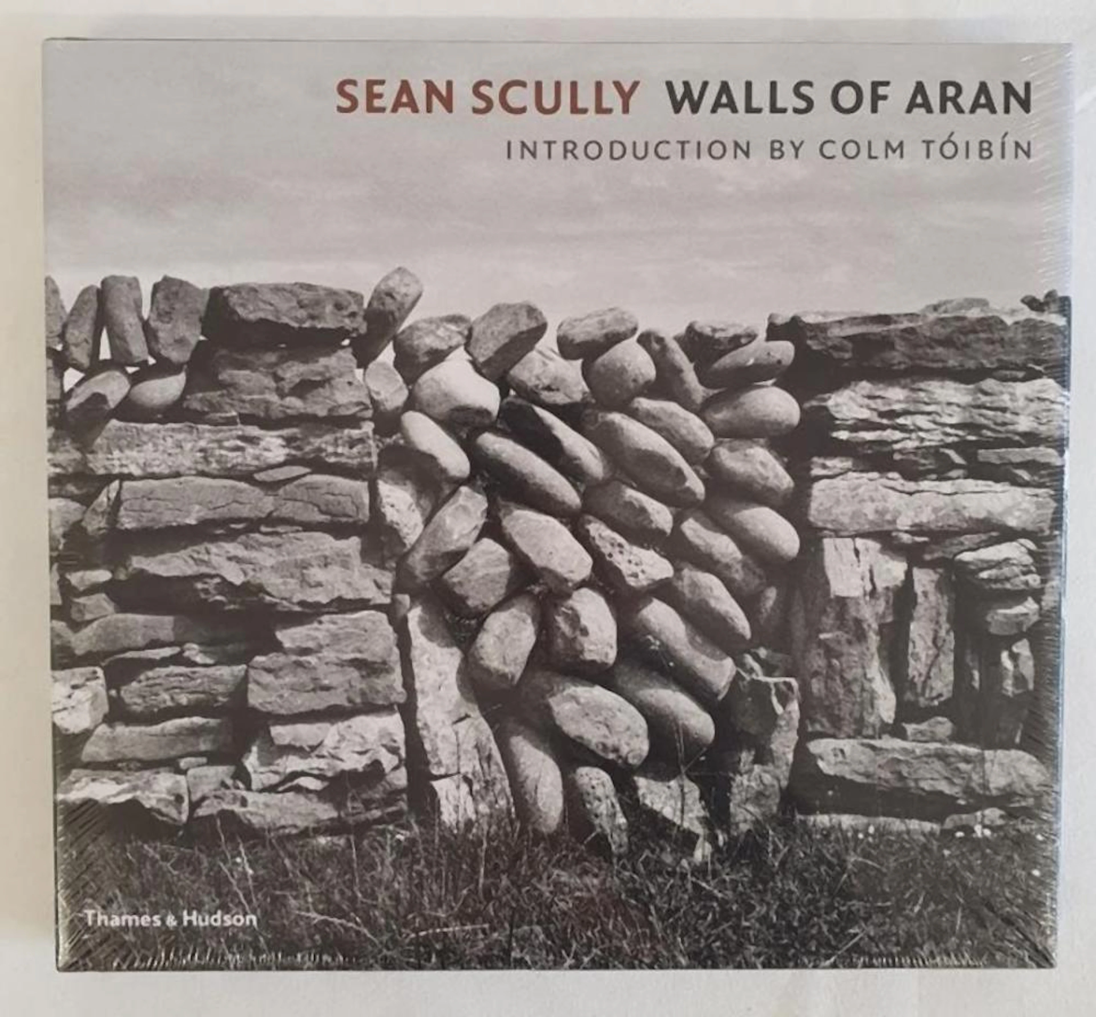 Sean Scully: Walls of Aran Scully, Sean; Toibin, Colm [Designer] Published