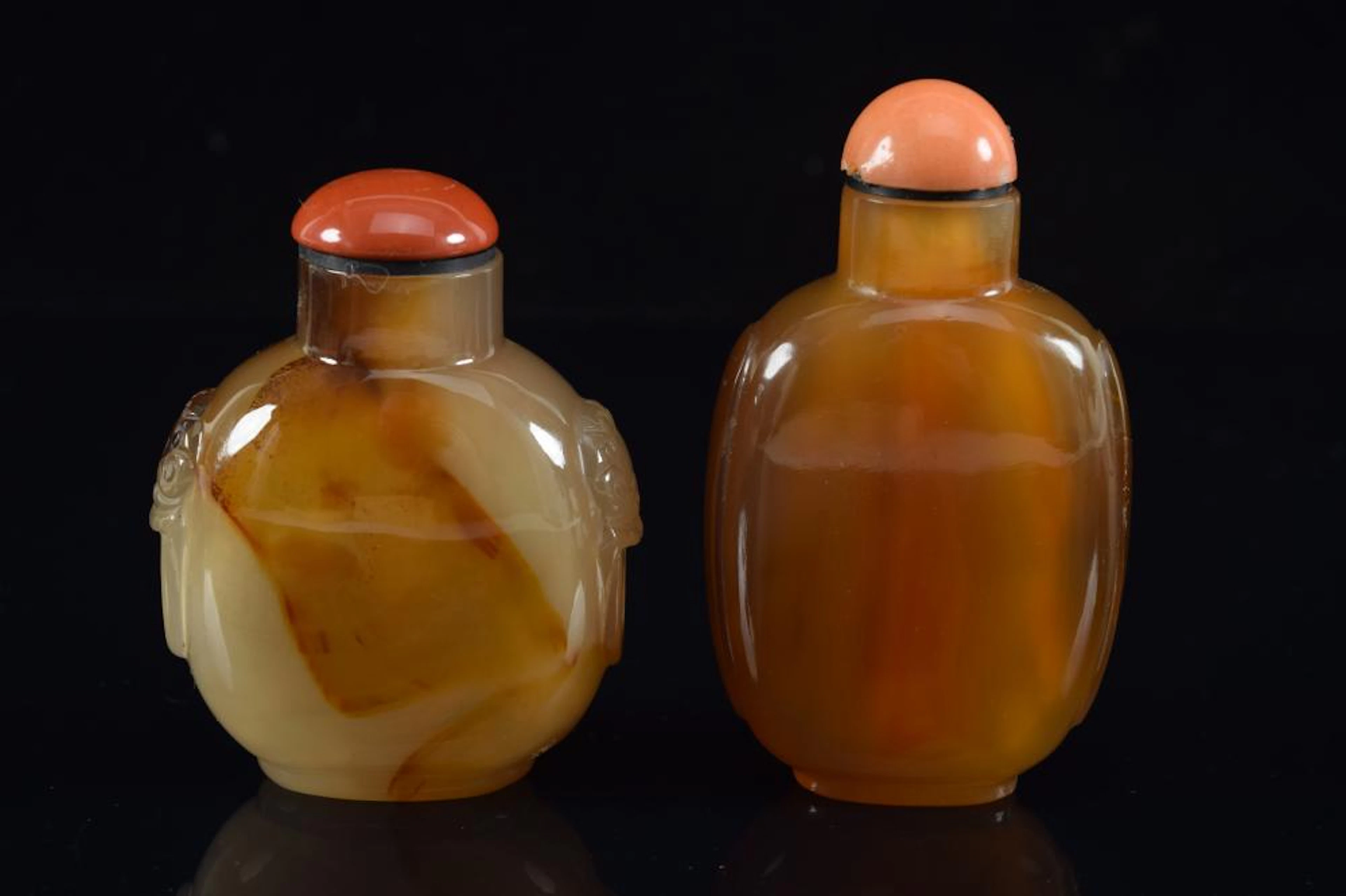 2 Agate snuff bottles