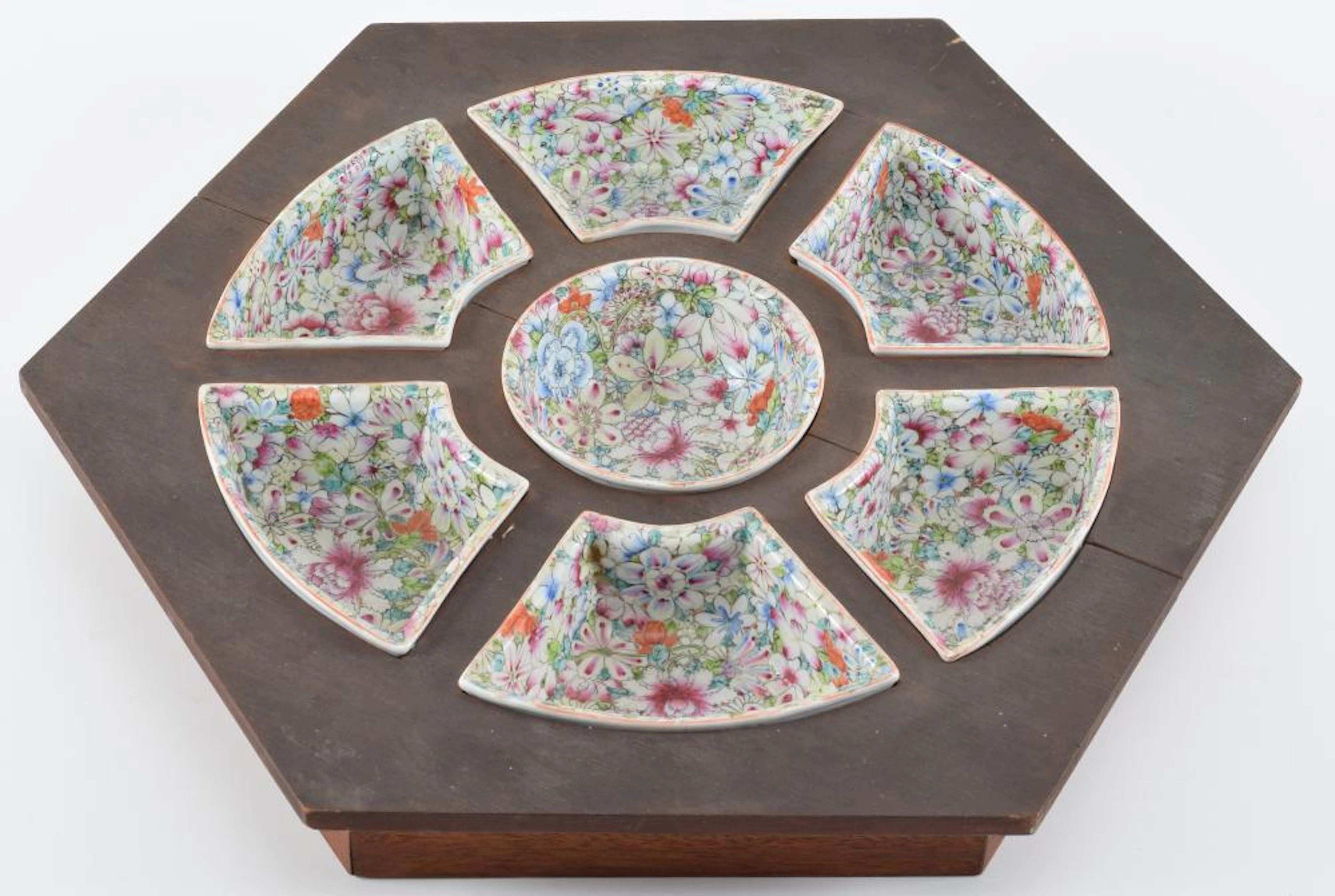 Porcelain sweetmeat dish set