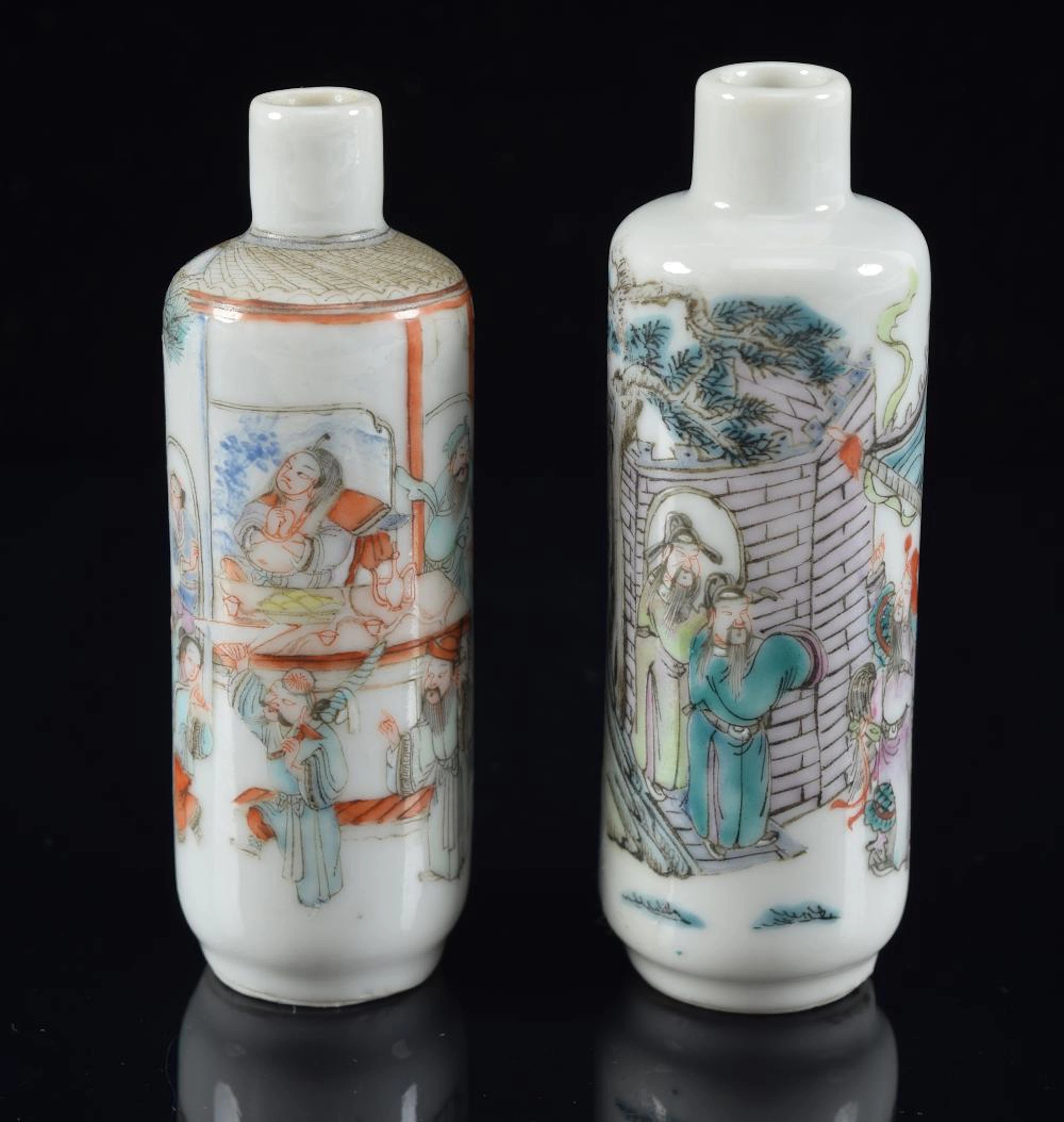 2 porcelain snuff bottles