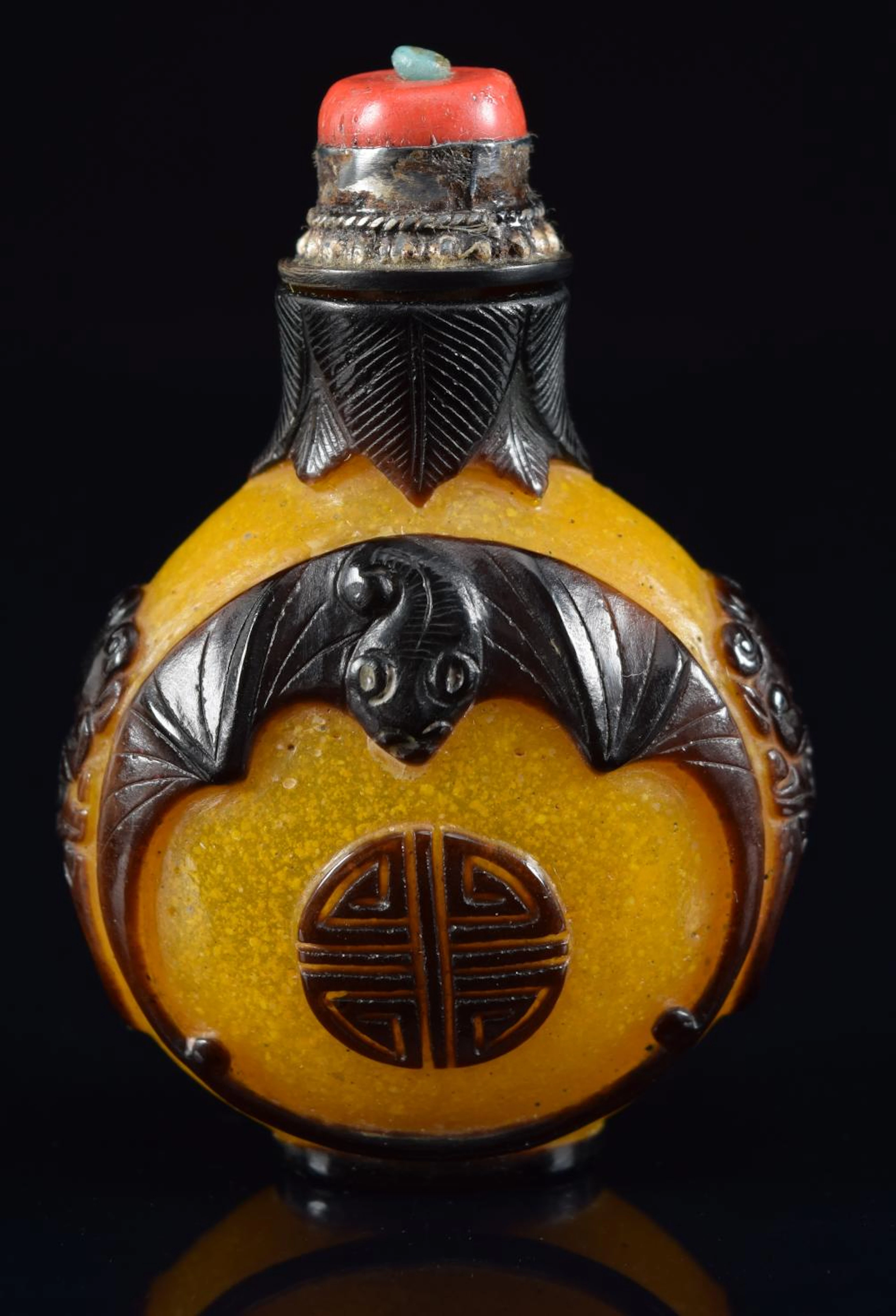 Glass snuff bottle