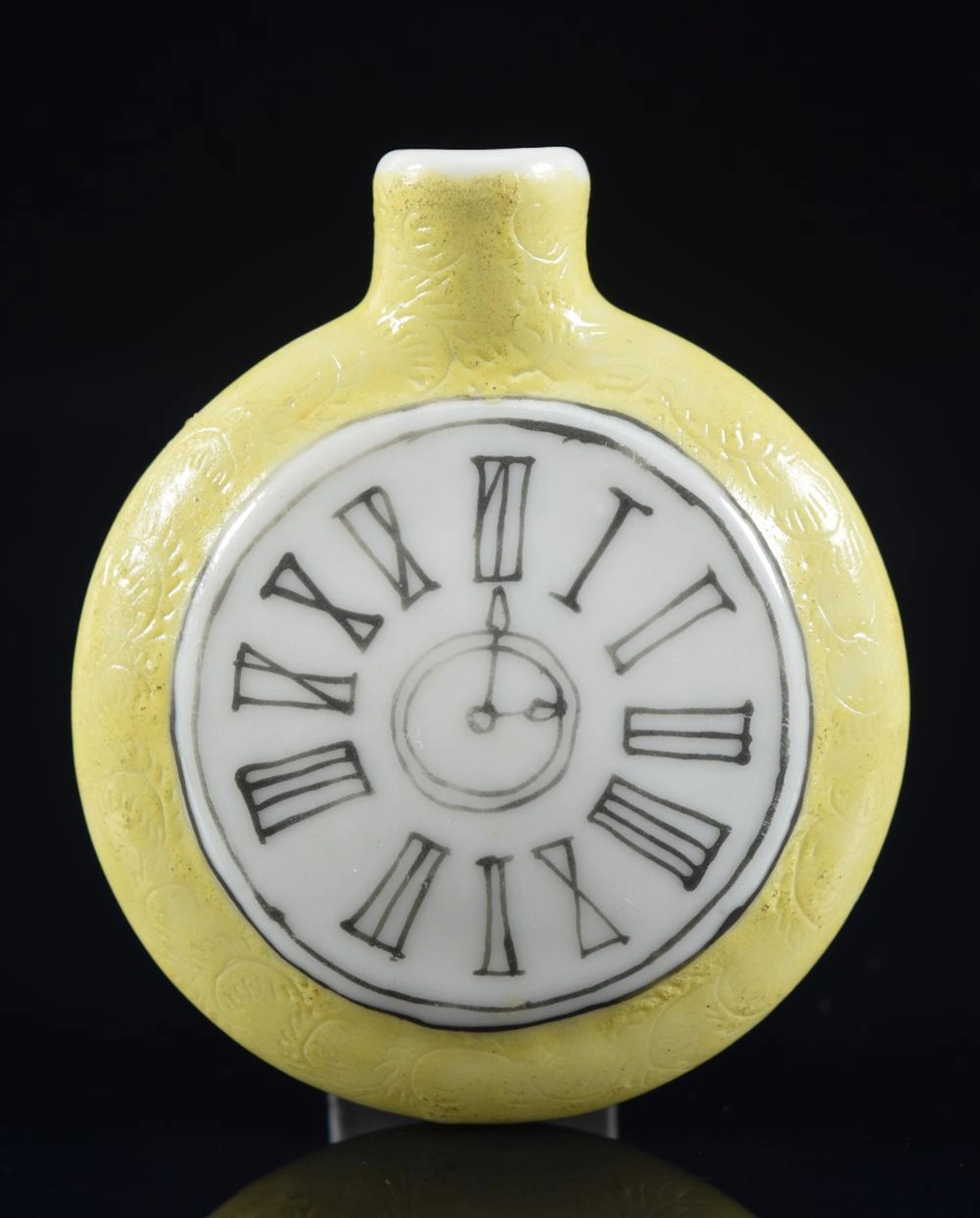 Porcelain snuff bottle