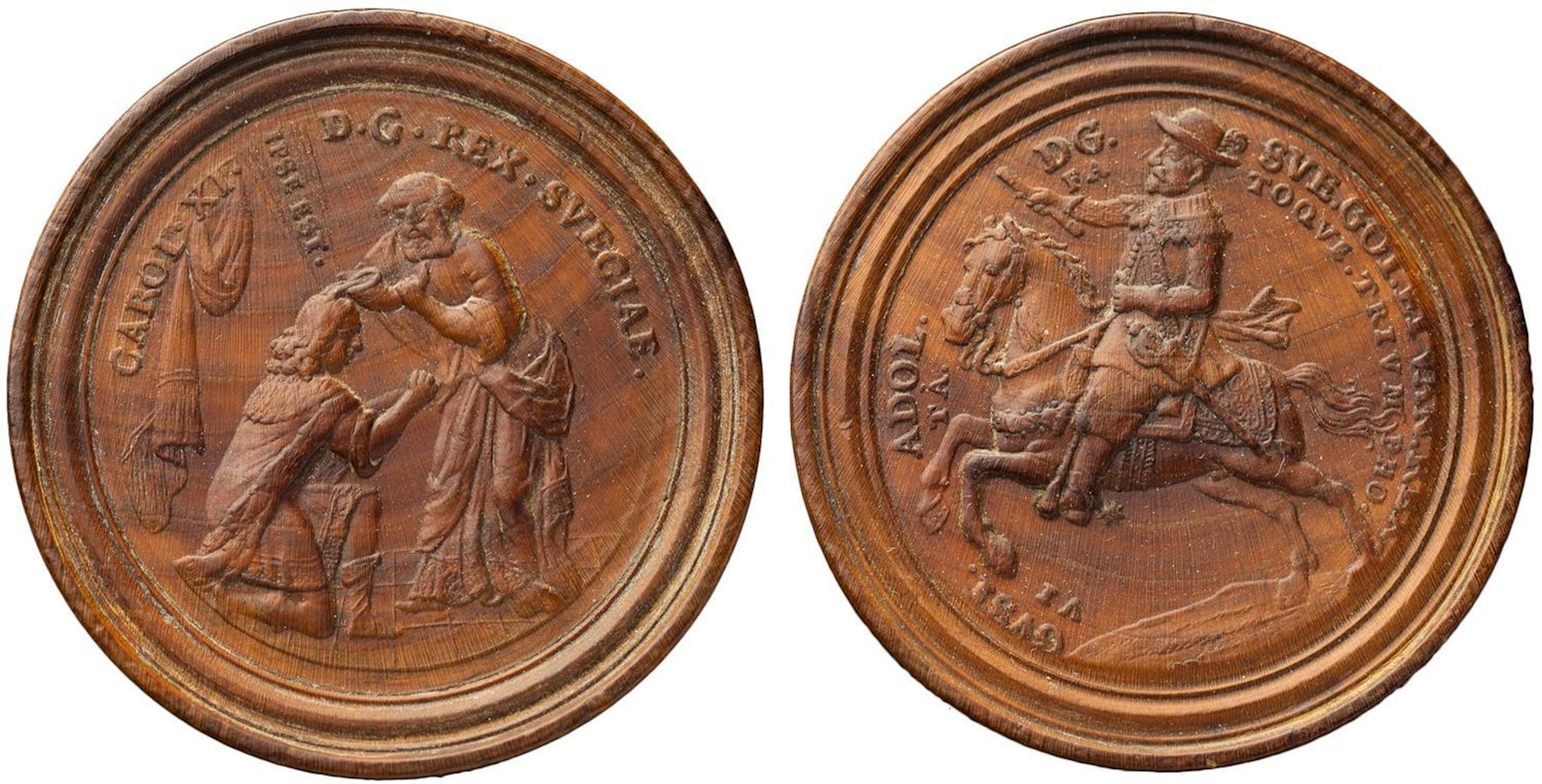 KARL XI (1660-1697): Brädspelsbricka i trä (buxbom) med...