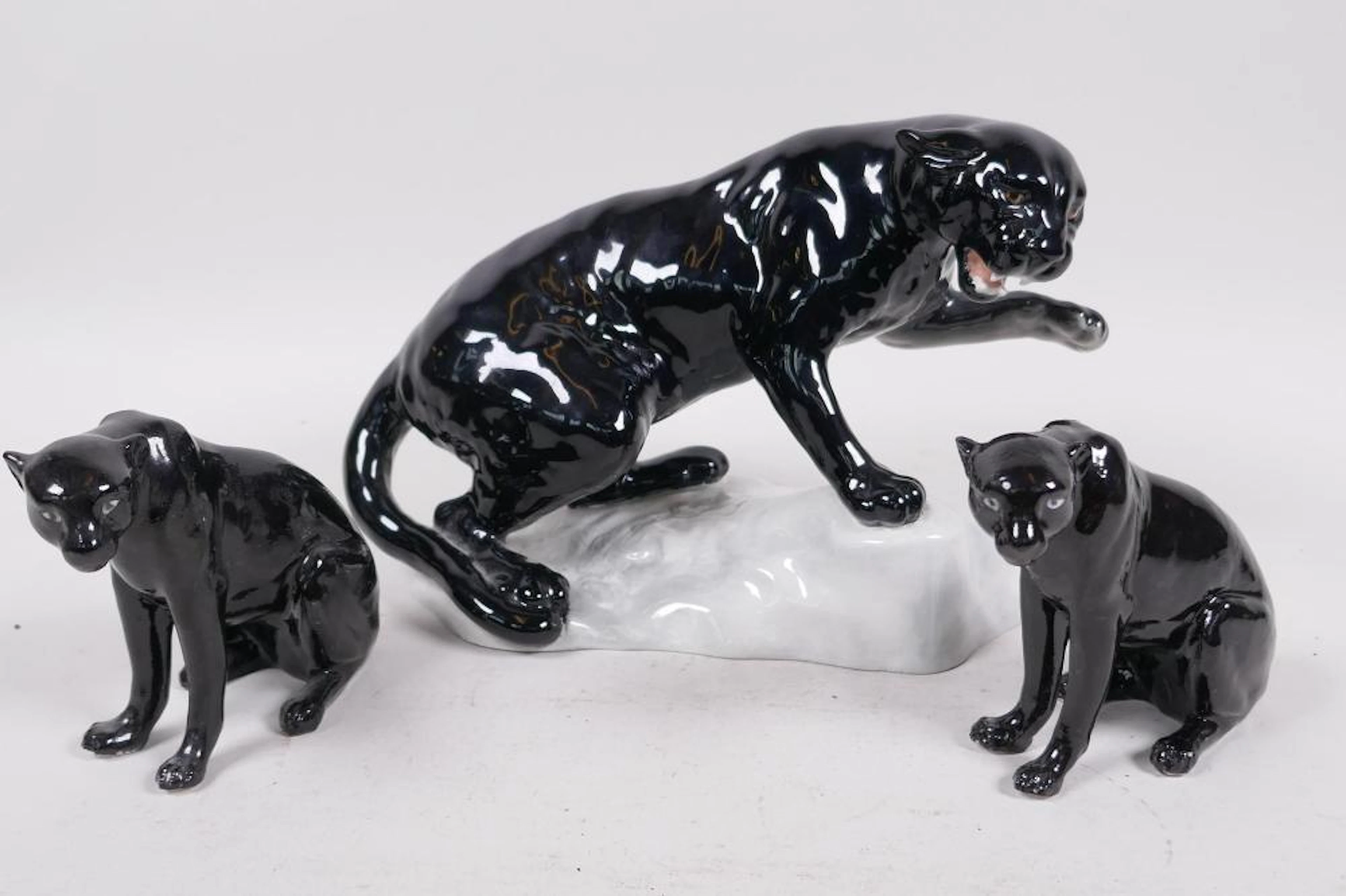 A rare Beswick figurine 'The Black Panther' no.1823