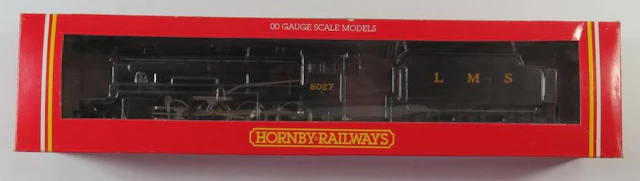 A OO-Gauge Hornby R325 LMS 2-8-0 Loco 8F Class