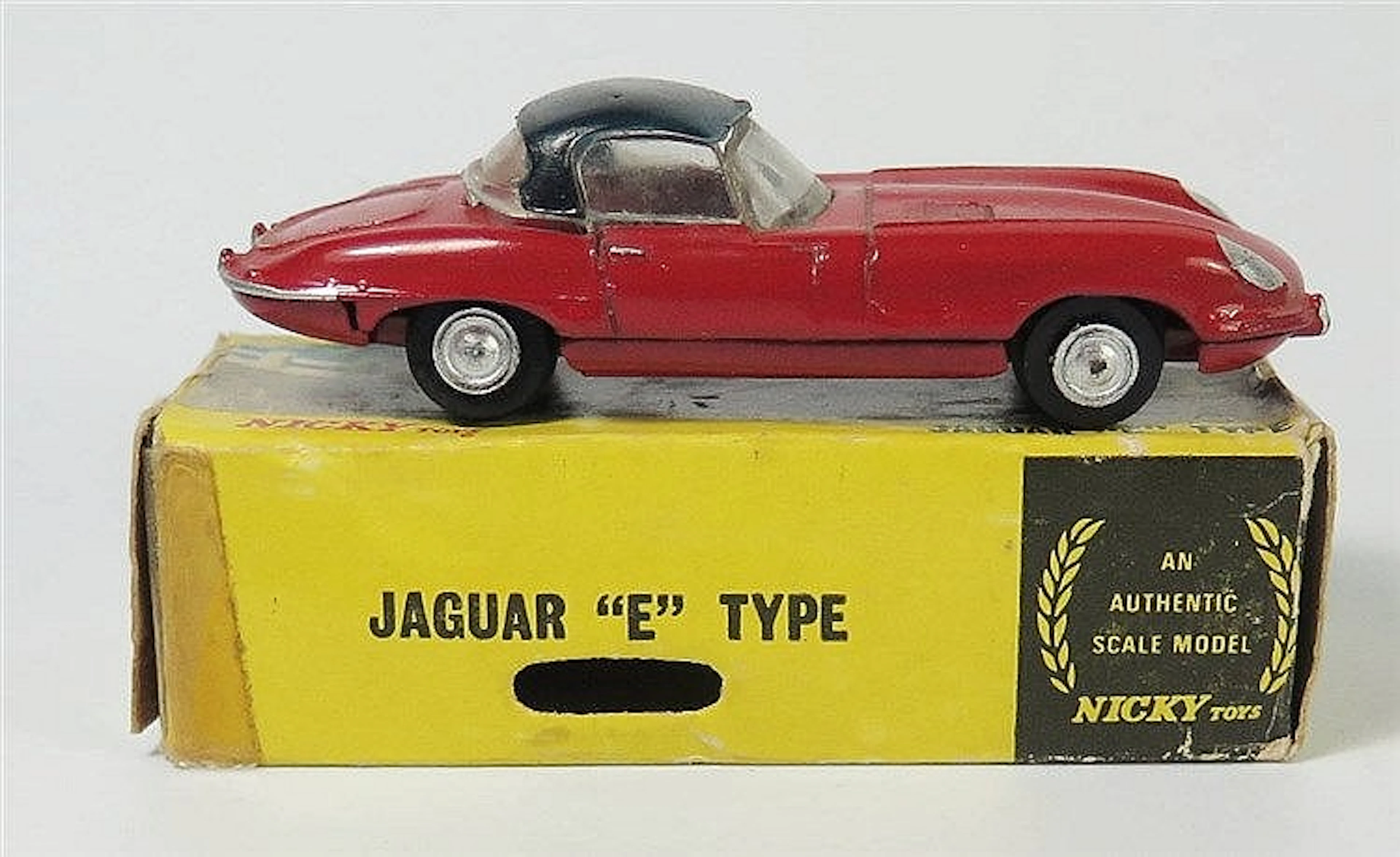 Nicky 120 Jaguar 'E'-type in red, boxed