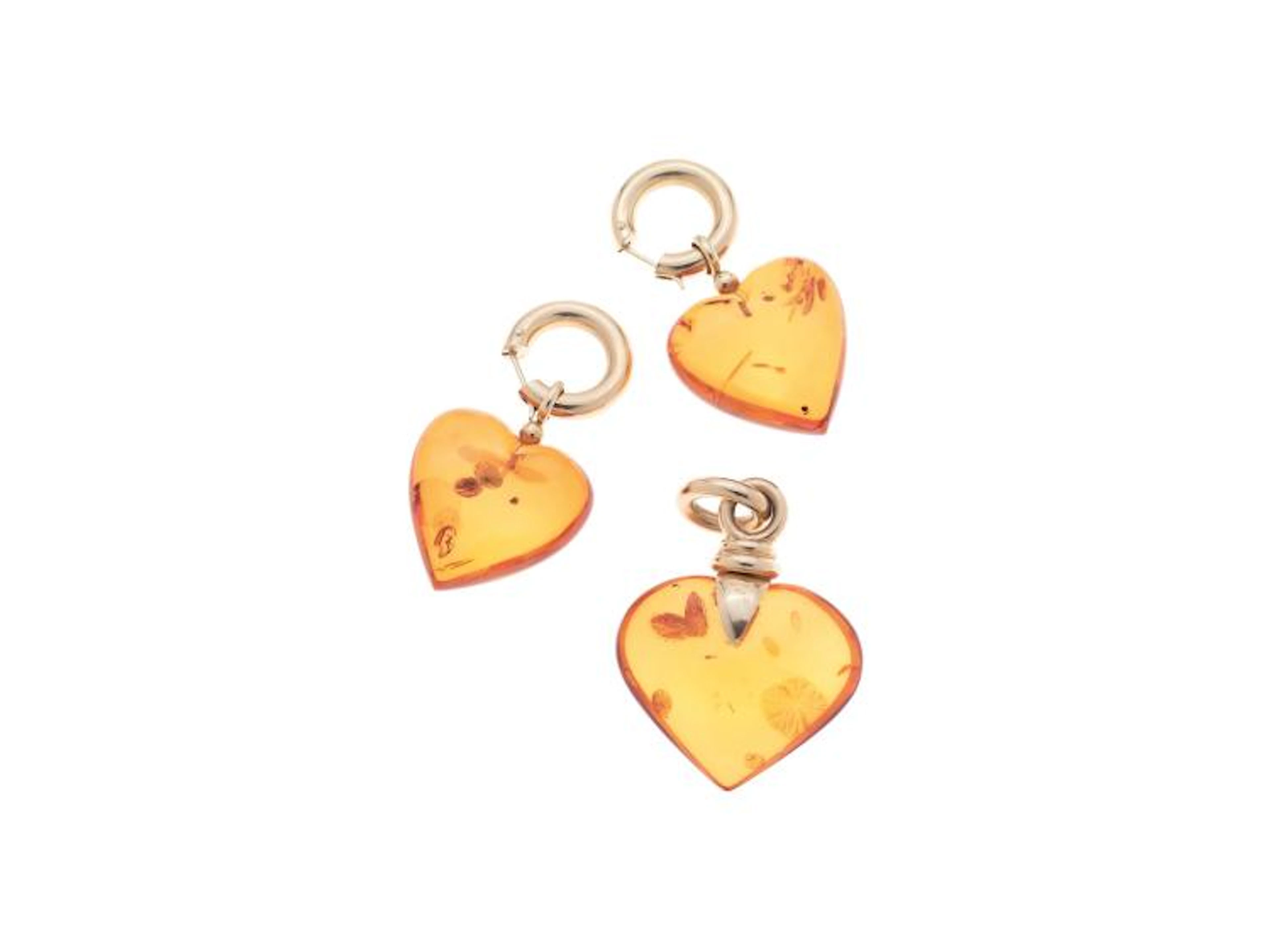 Demi-Parure, Pendant And Earrings, In Heart Shaped Amber And Yellow Gold 18K