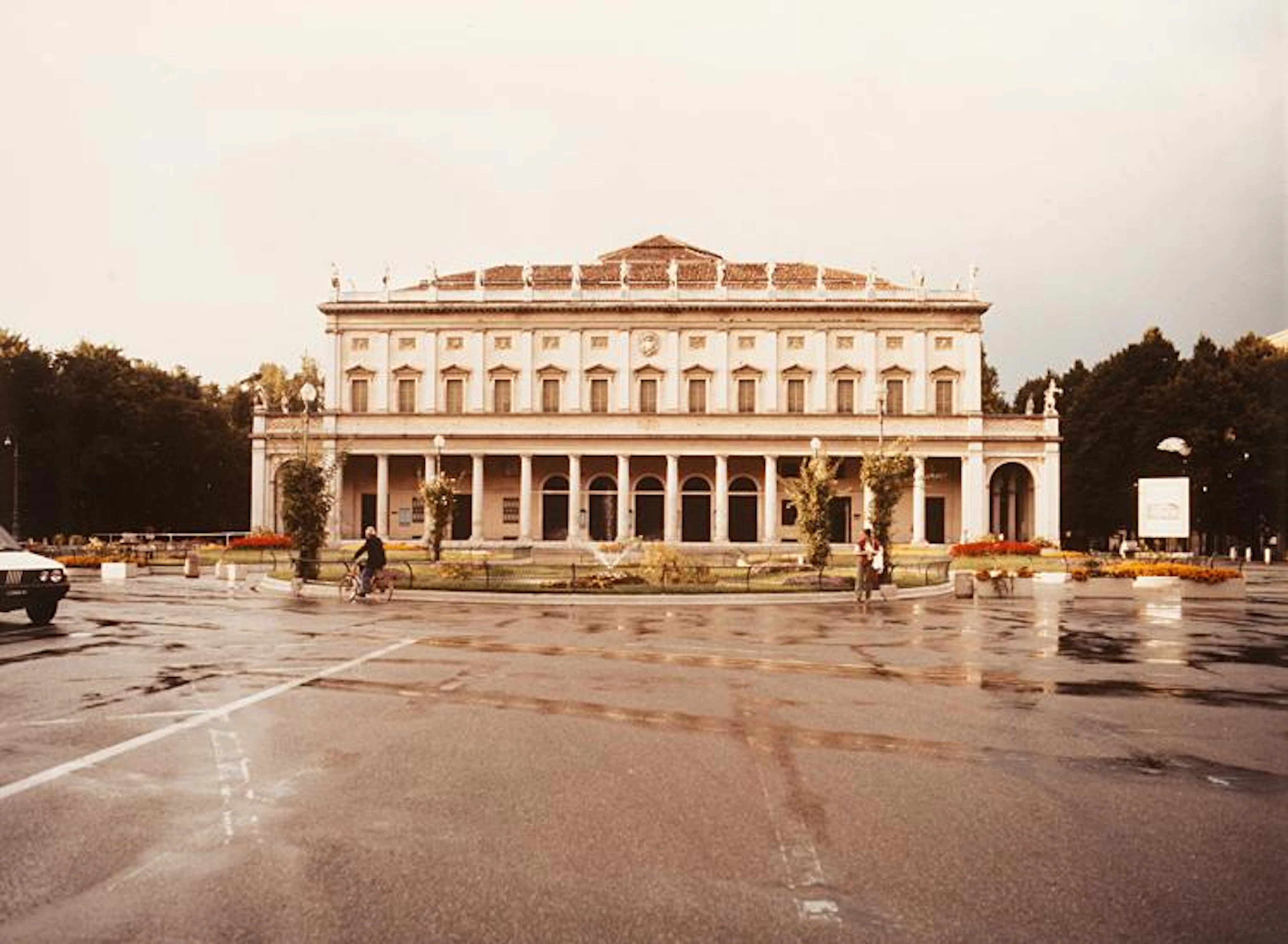 Luigi Ghirri (1943 - 1992) - Teatro Valli, Reggio Emilia, 1986