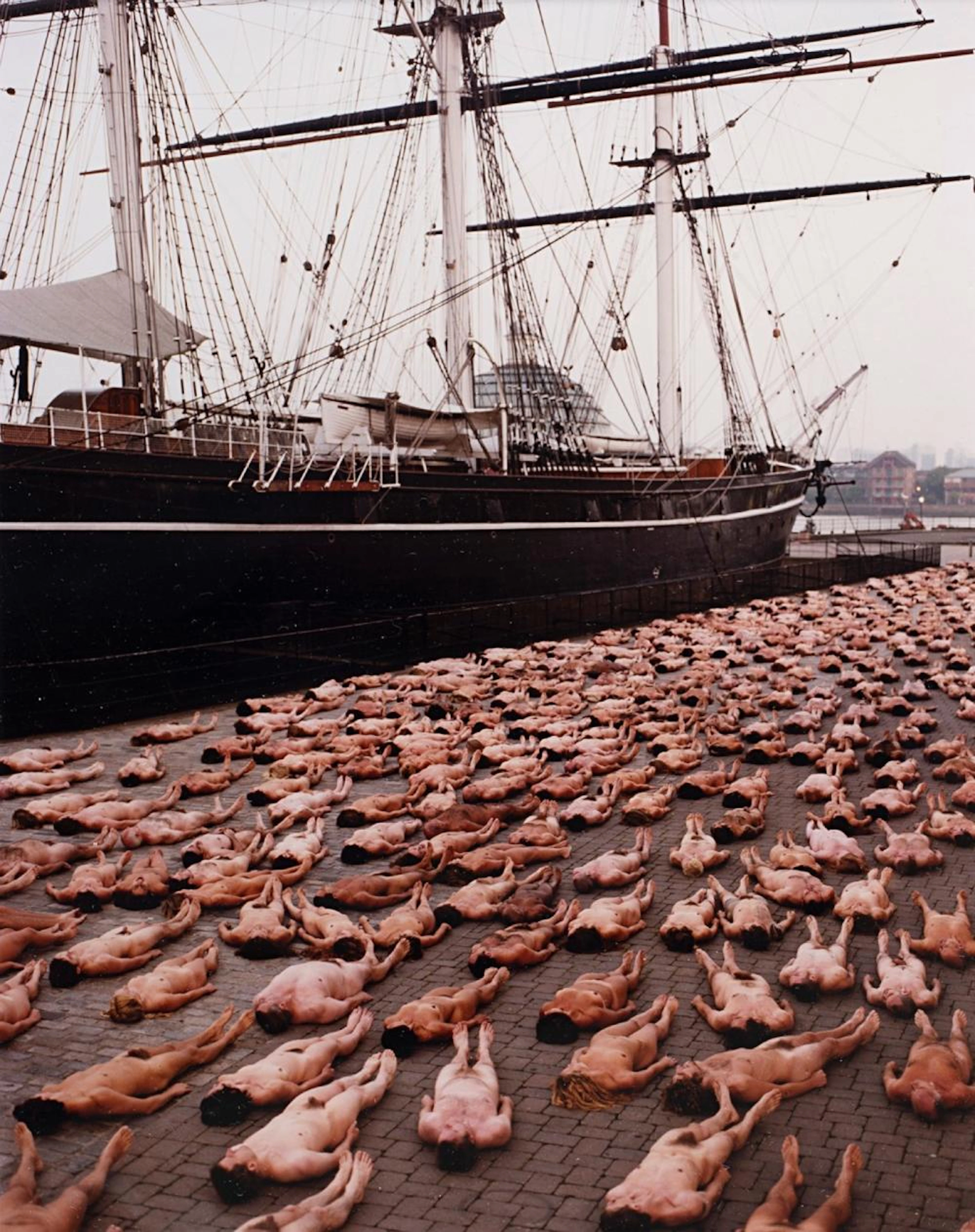 Spencer Tunick (1967) - Cutty Sark nudes