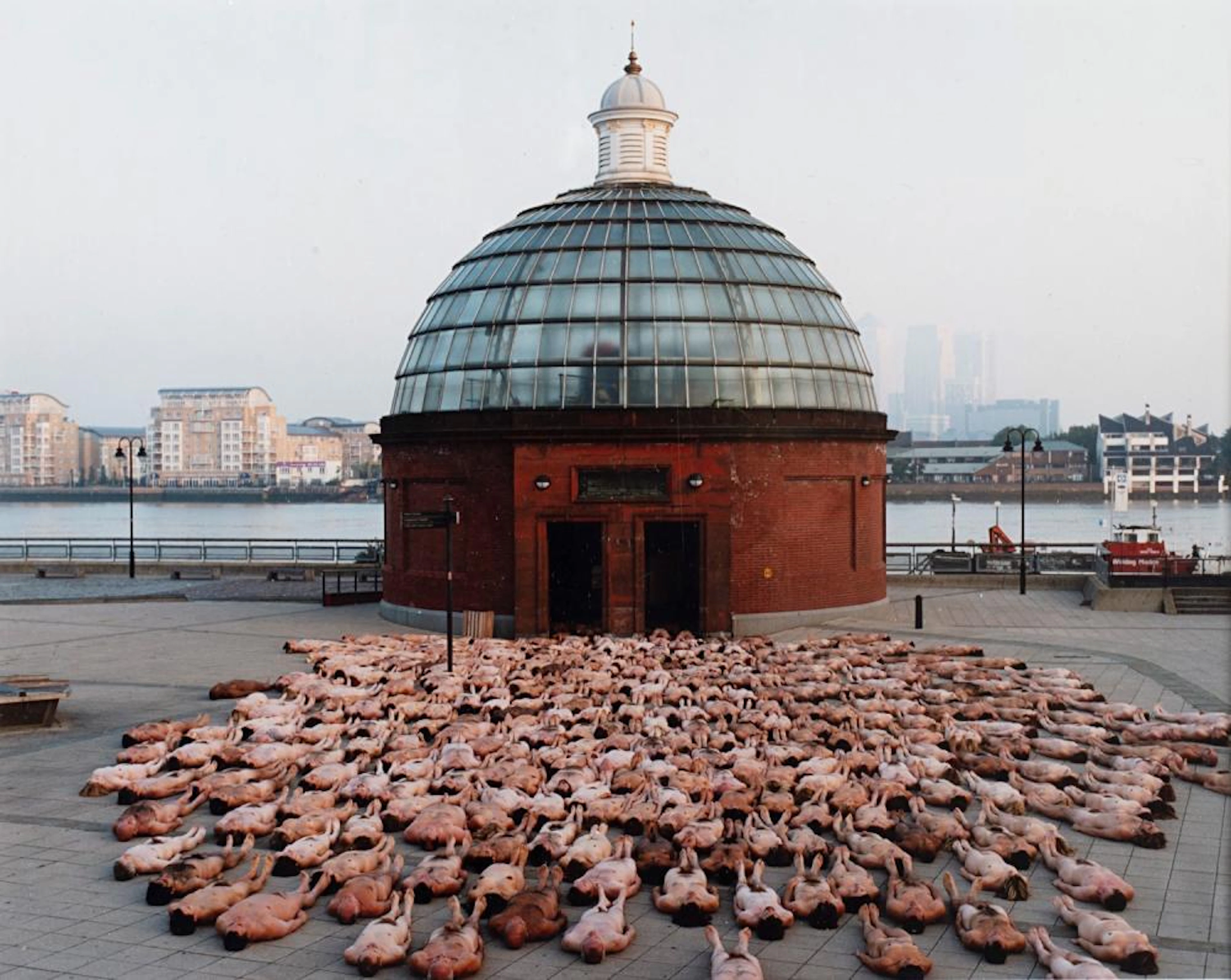 Spencer Tunick (1967) - Saatchi Gallery Installation