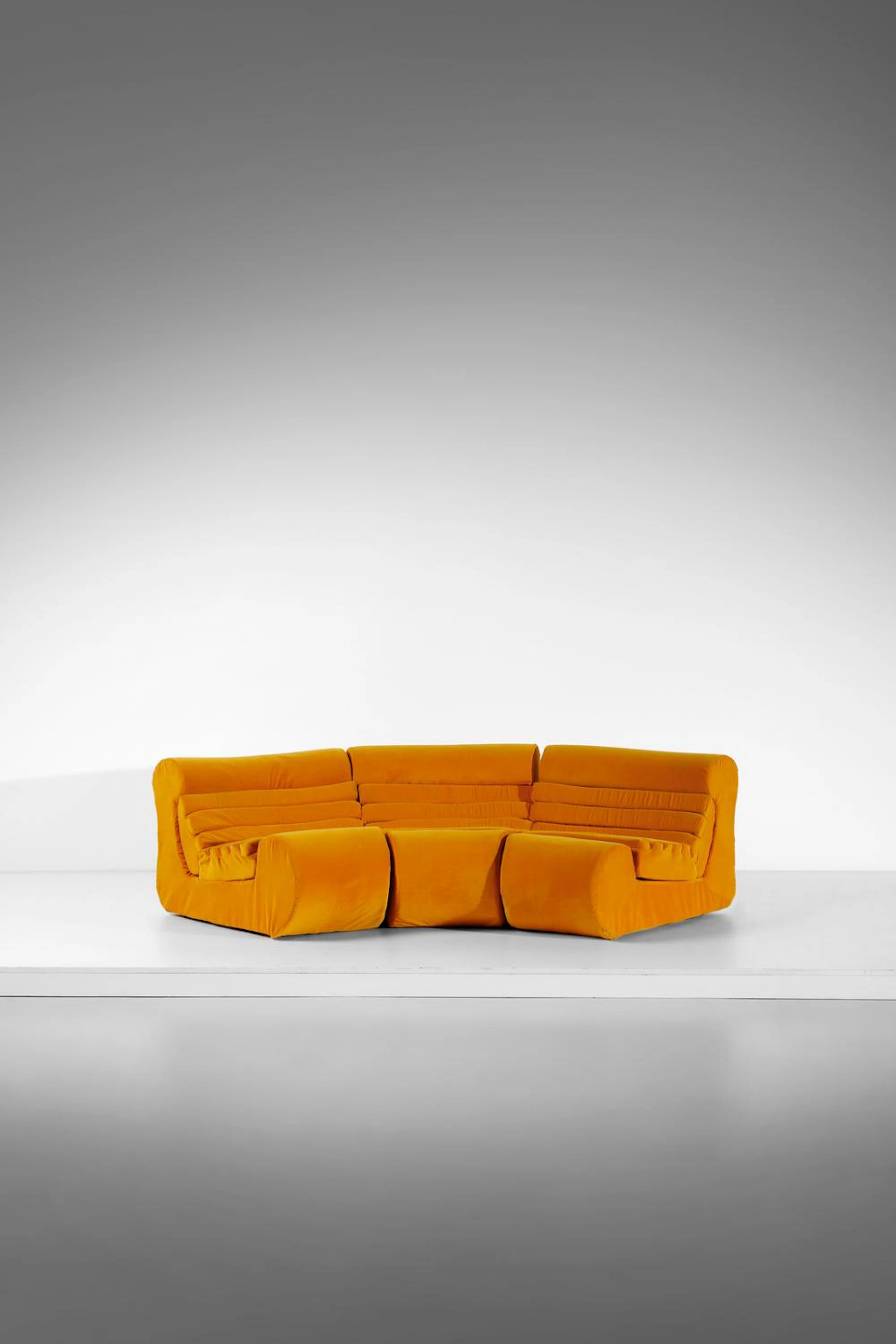 DE PAS , D'URBINO e LOMAZZI Carrera sofa for Bonacina, 3 pieces