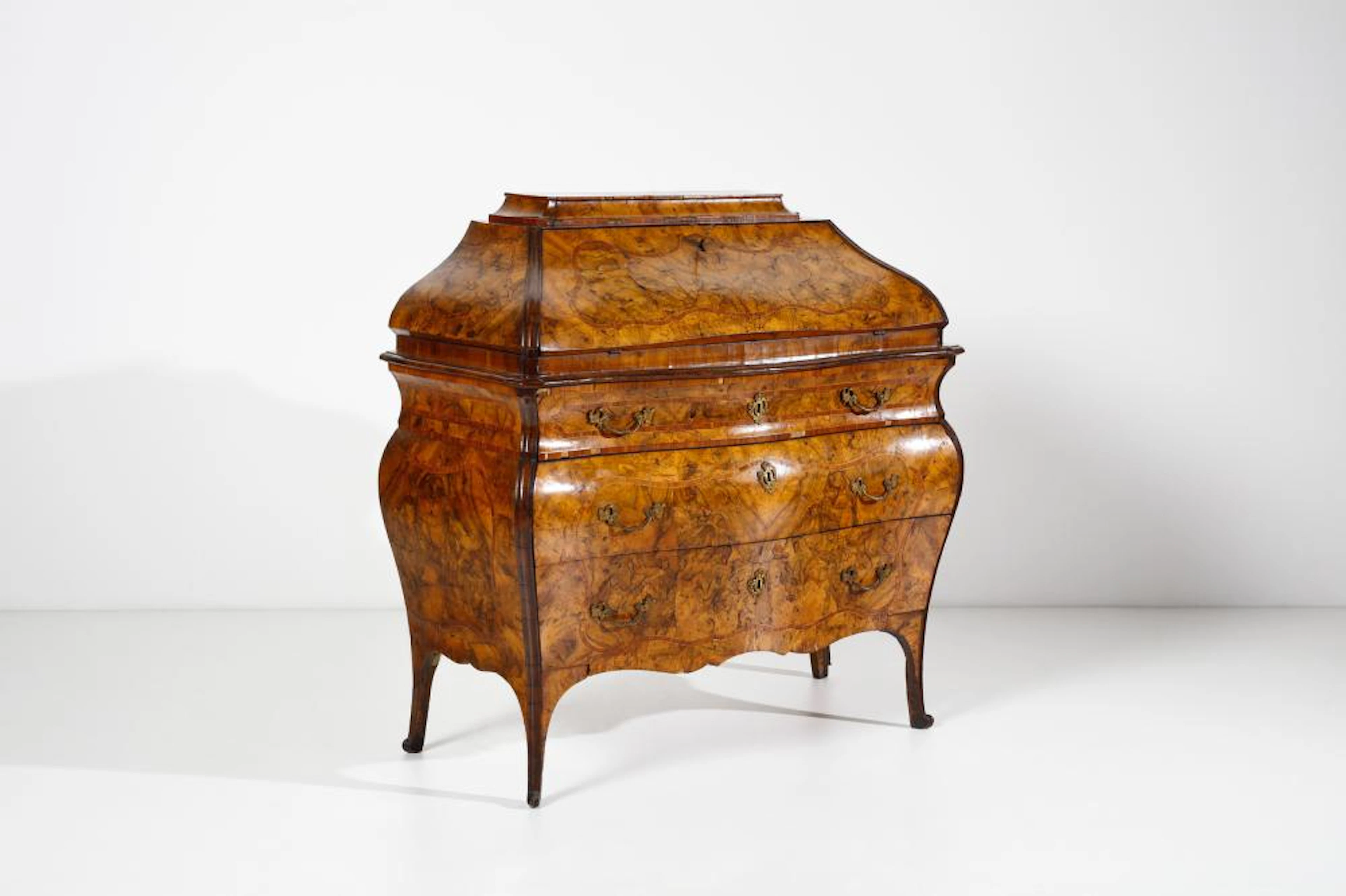 18th CENTURY LOMBARD MANUFACTURE A walnut and burr-walnut sloping front bureau