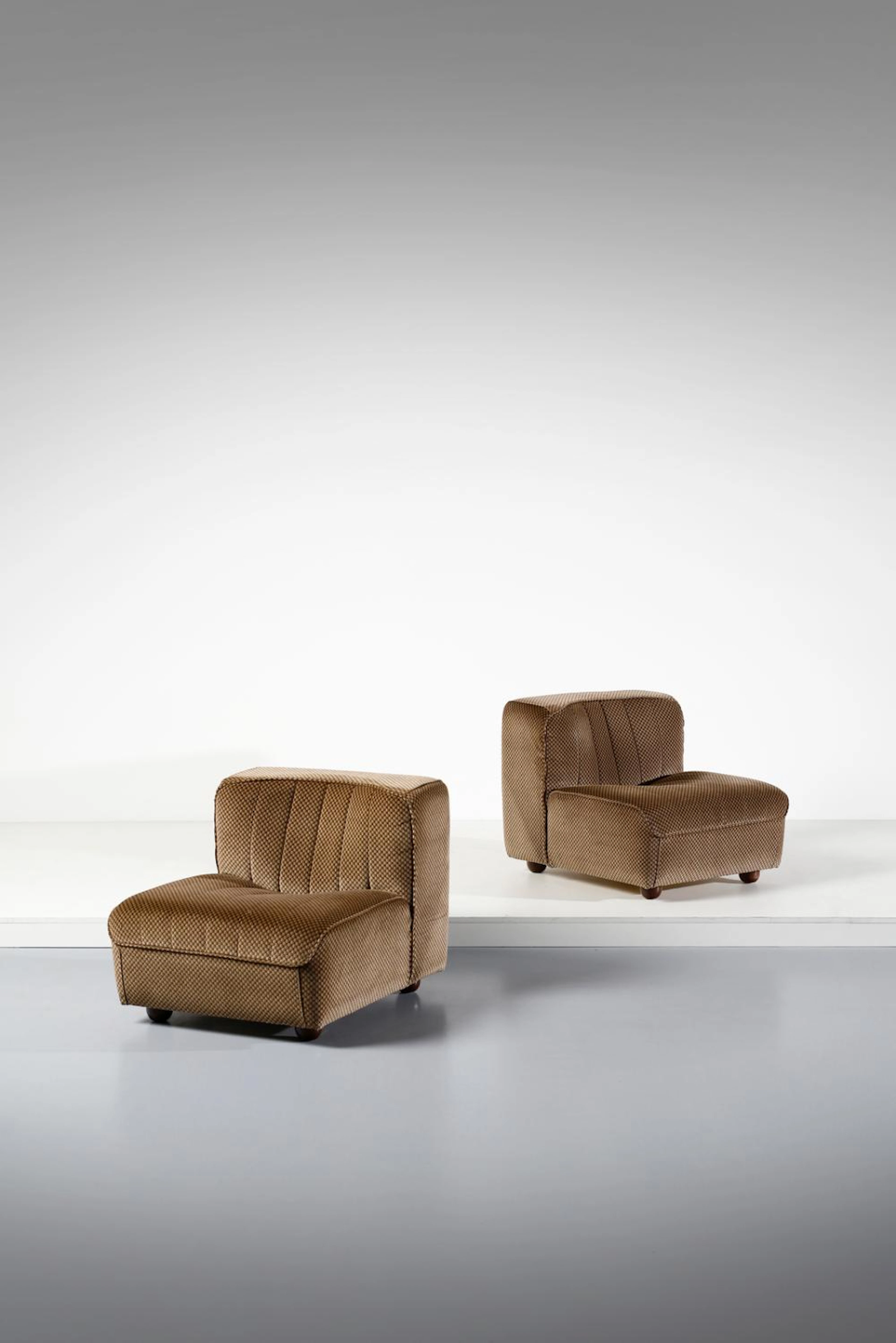 AGNOLI TITO (1931 - 2012) - Pair of 9000 armchairs for Arflex, Mila