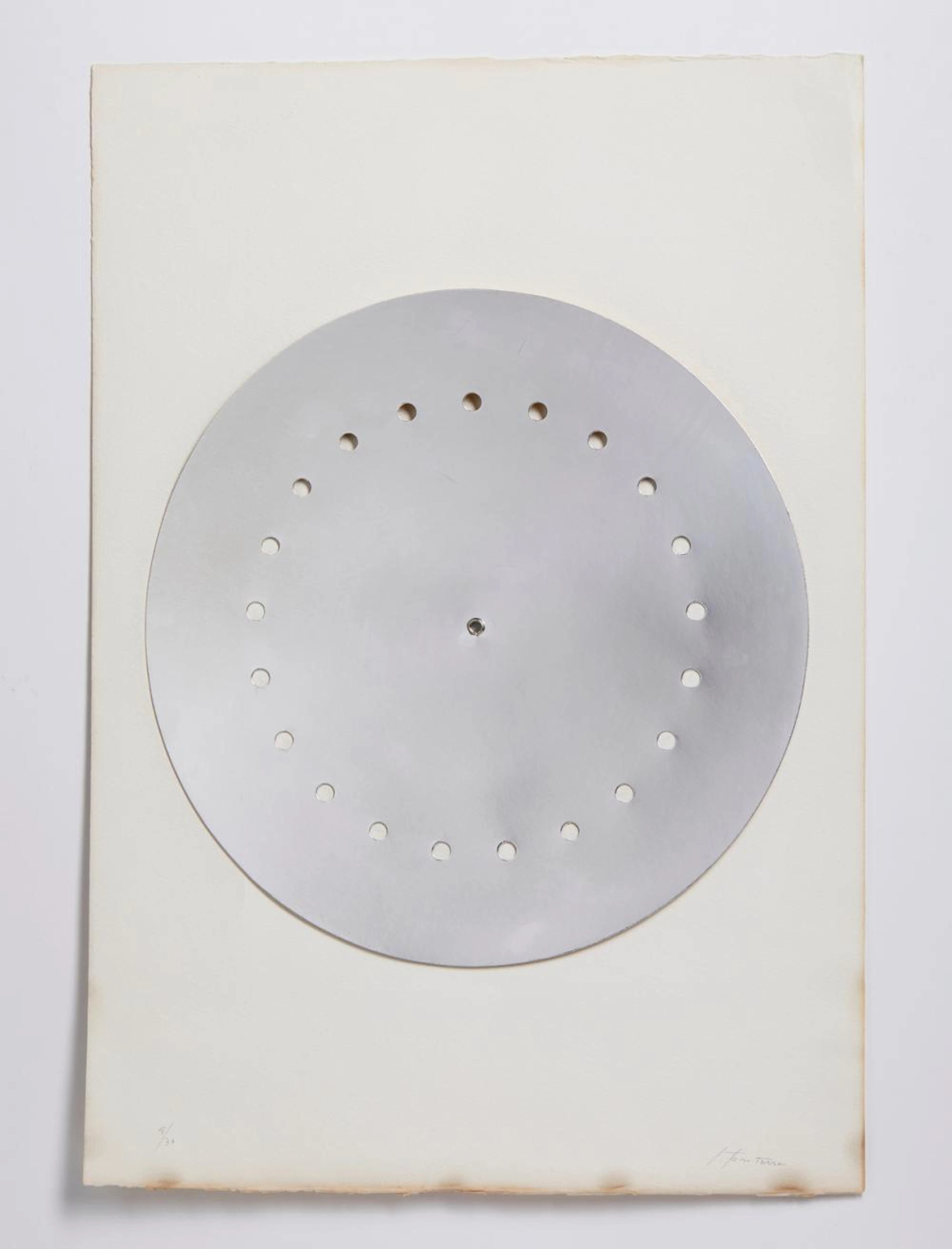 FONTANA LUCIO (1899 - 1968) - Disco spaziale (argento).