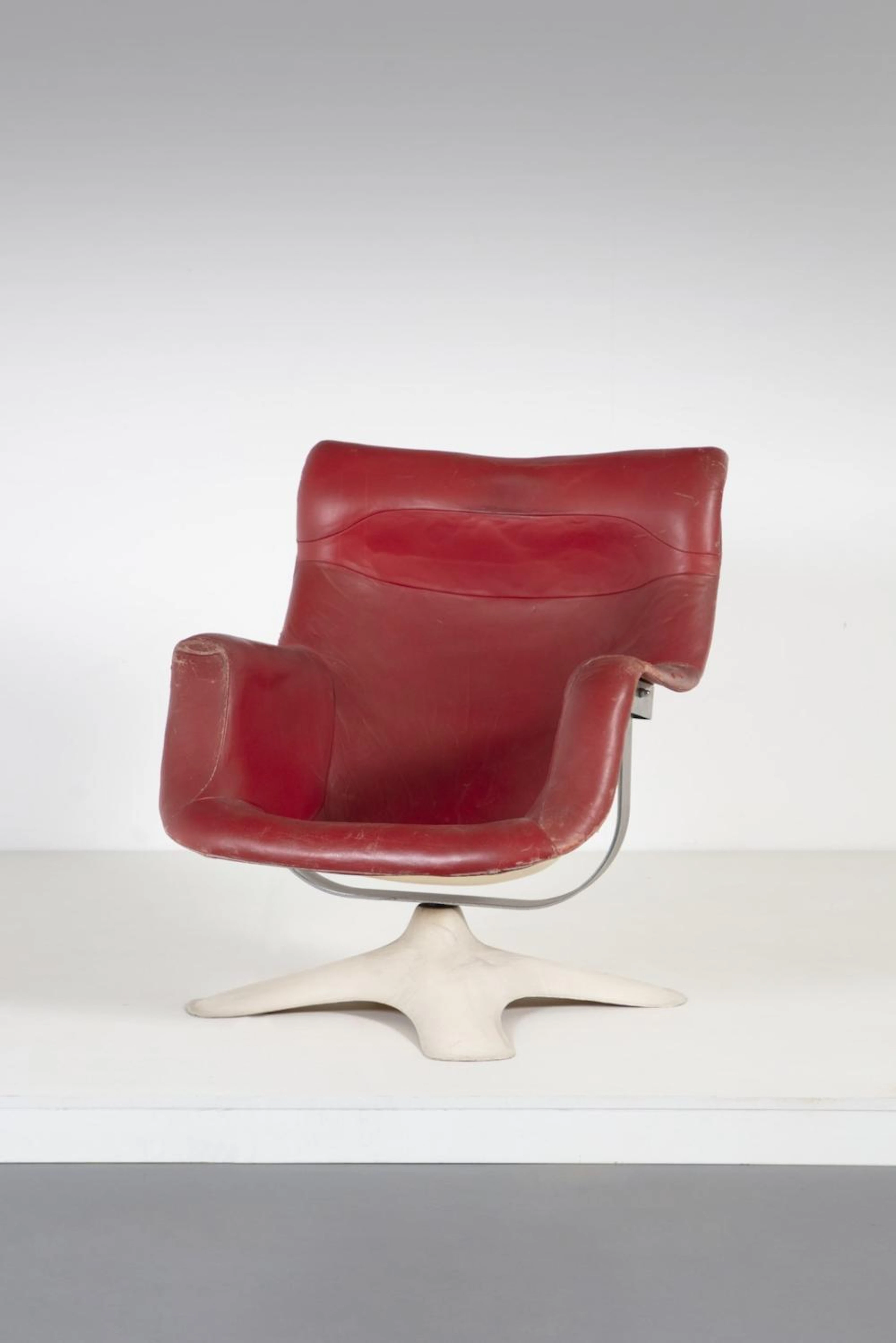 KUKKAPURO YRJO (n. 1933) Karuselli armchair produced by Haimi, Finland, 1964.