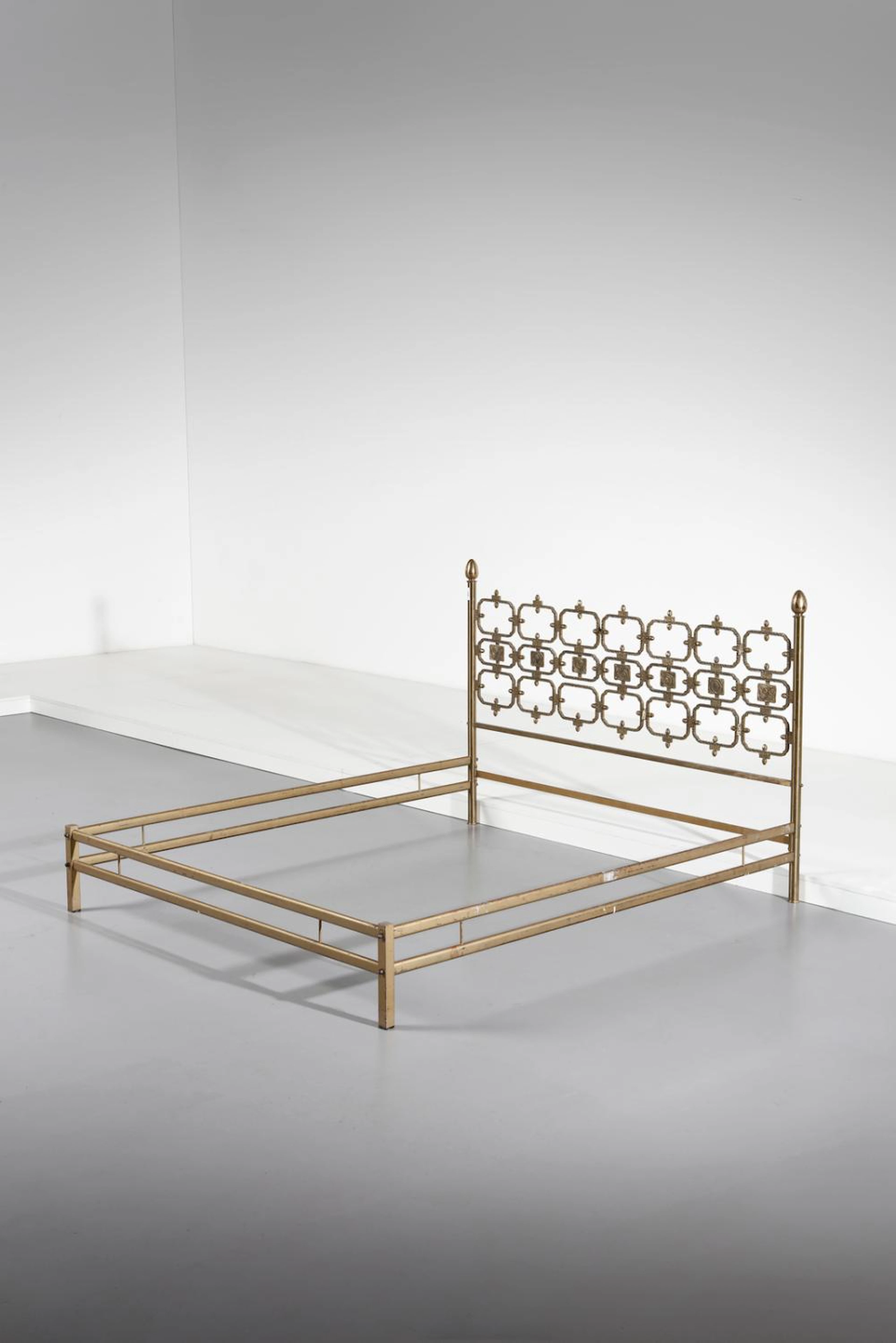 OSVALDO BORSANI (1911-1985) & ARNALDO POMODORO (n. 1926) - Double bed