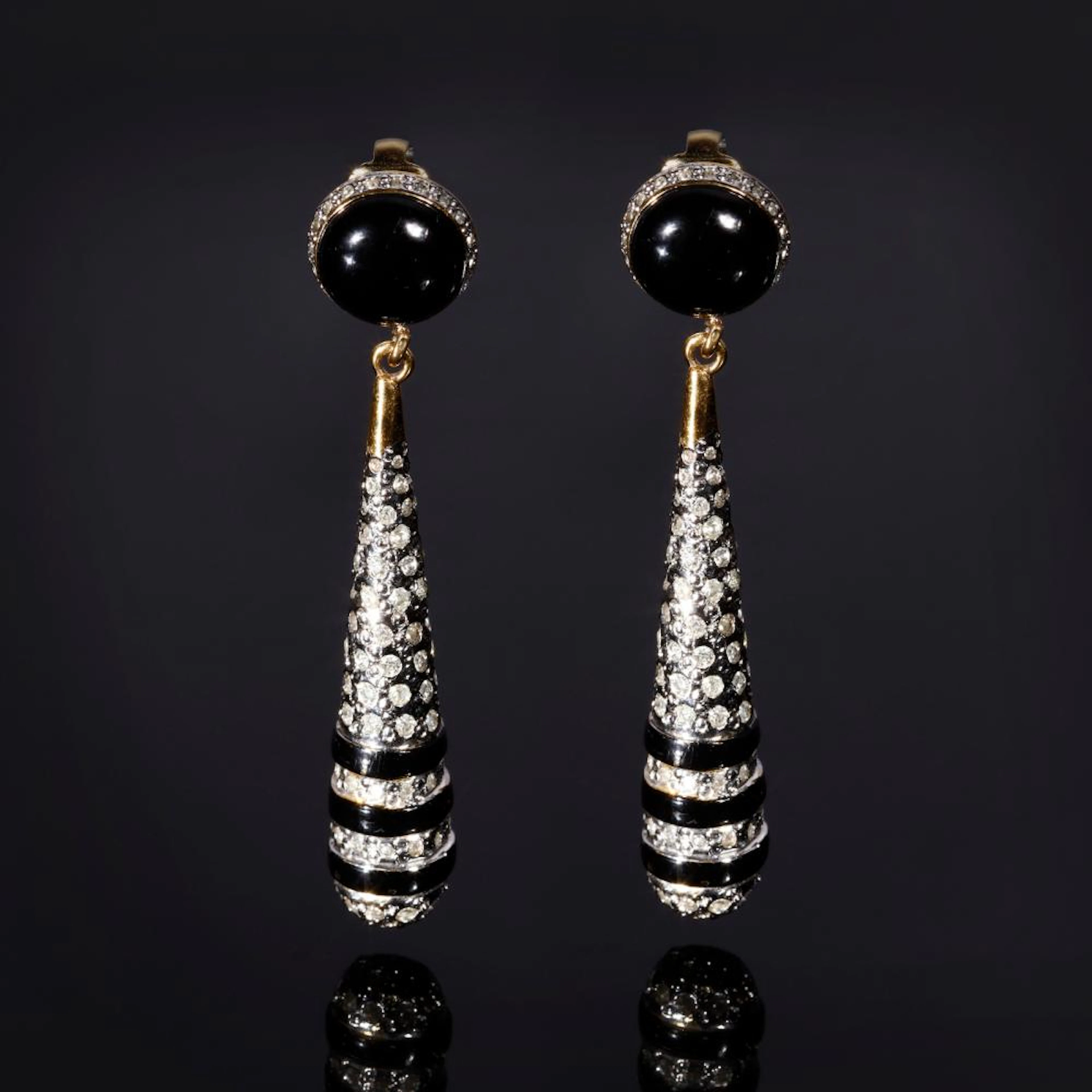 VALENTINO Clip earrings, drop model, black and rhinestones.