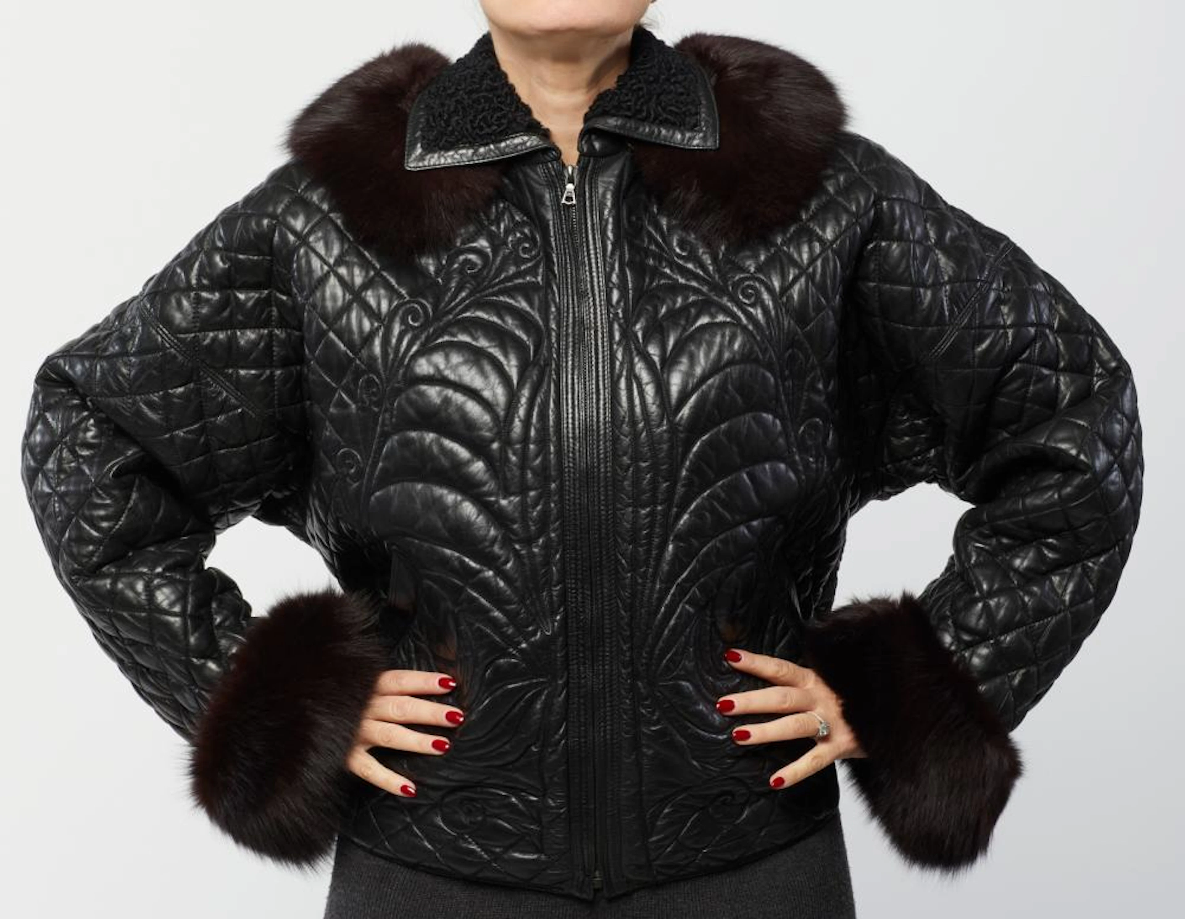 VERSACE GIANNI (1946 - 1997) - Black quilted bomber...