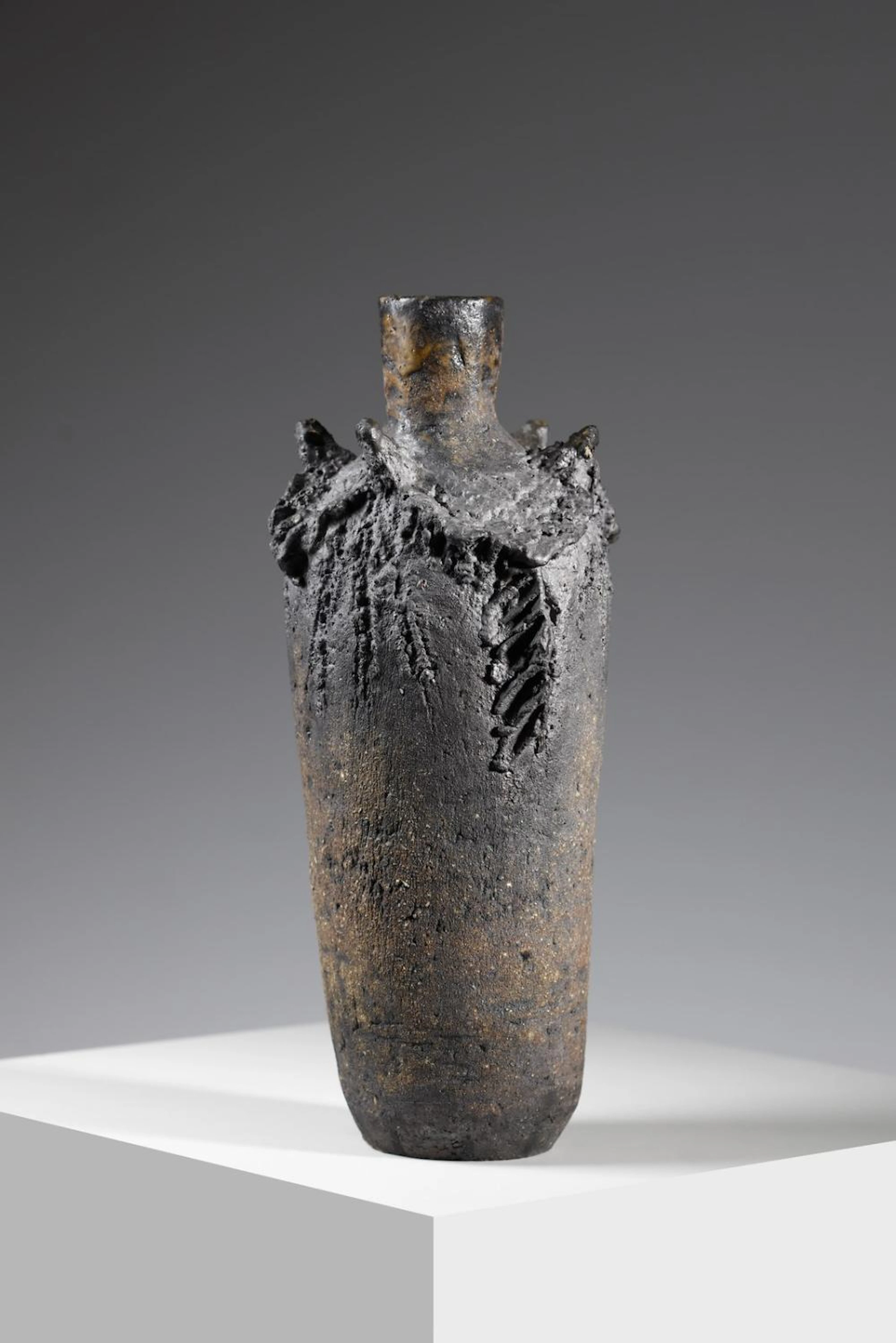 DUCKWORTH RUTH (1919 - 2009) Sculptural vase with relief