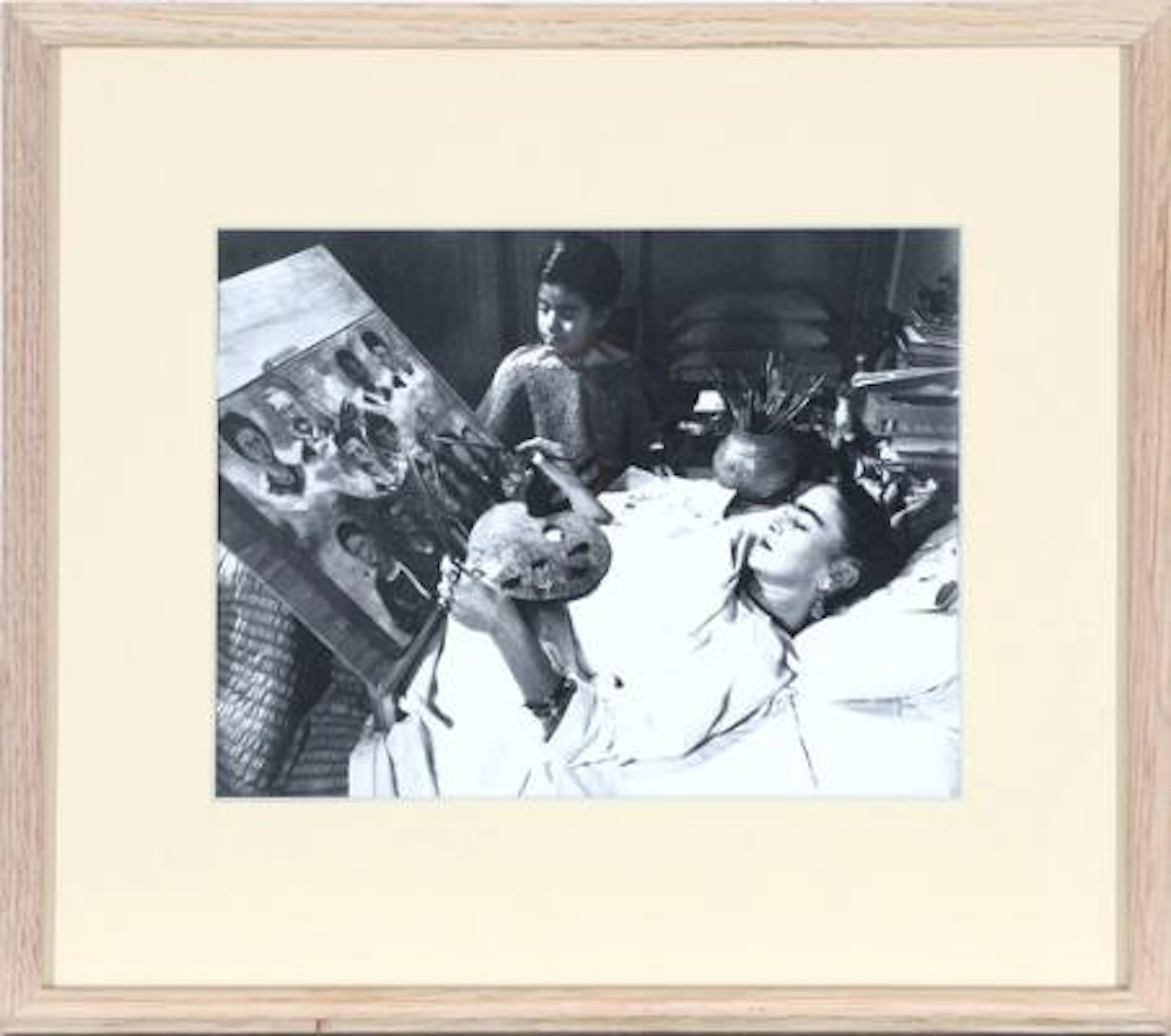 Juan Guzman: Original b/w press photograph of Mexican painter Frida