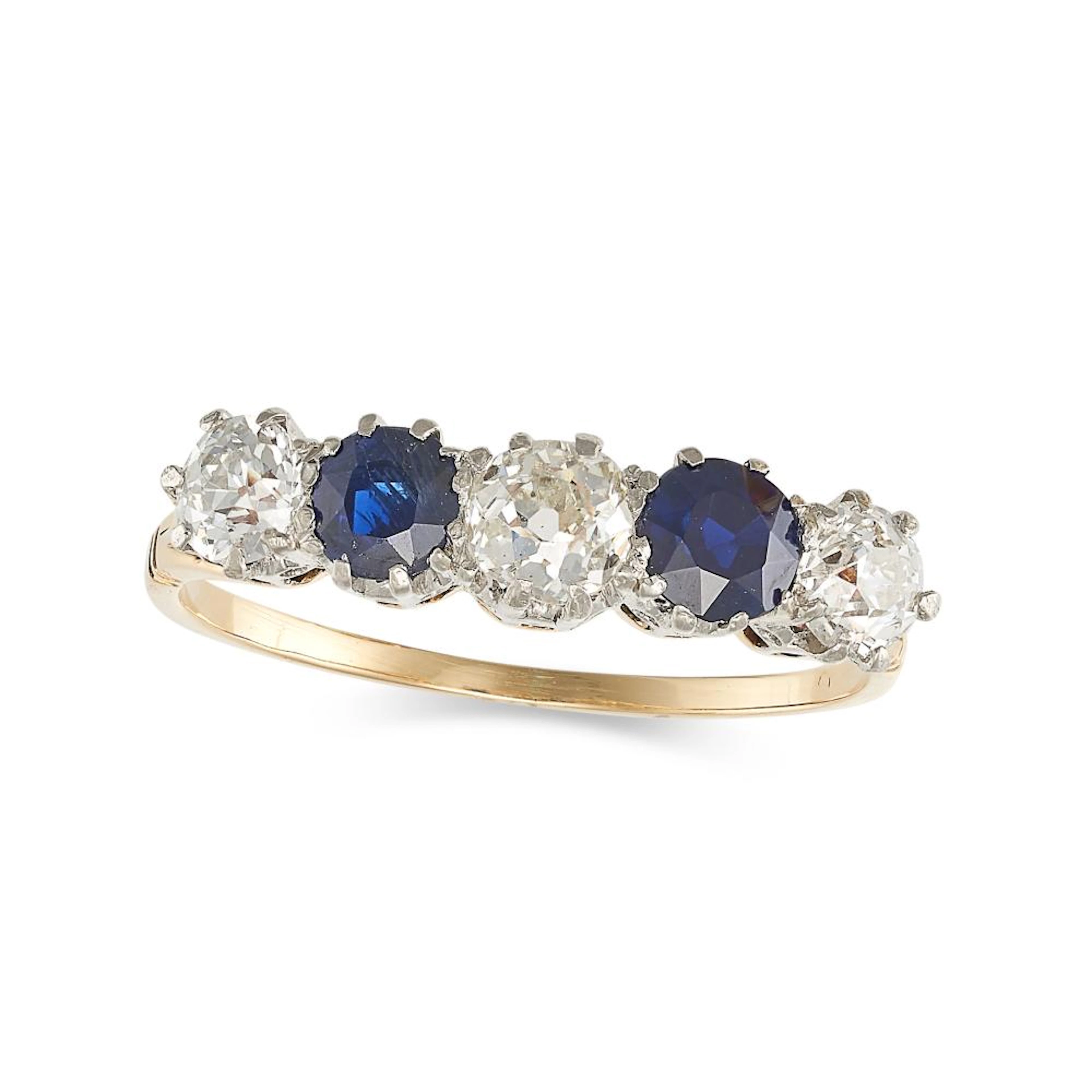 AN ANTIQUE SAPPHIRE AND DIAMOND RING in yellow gold