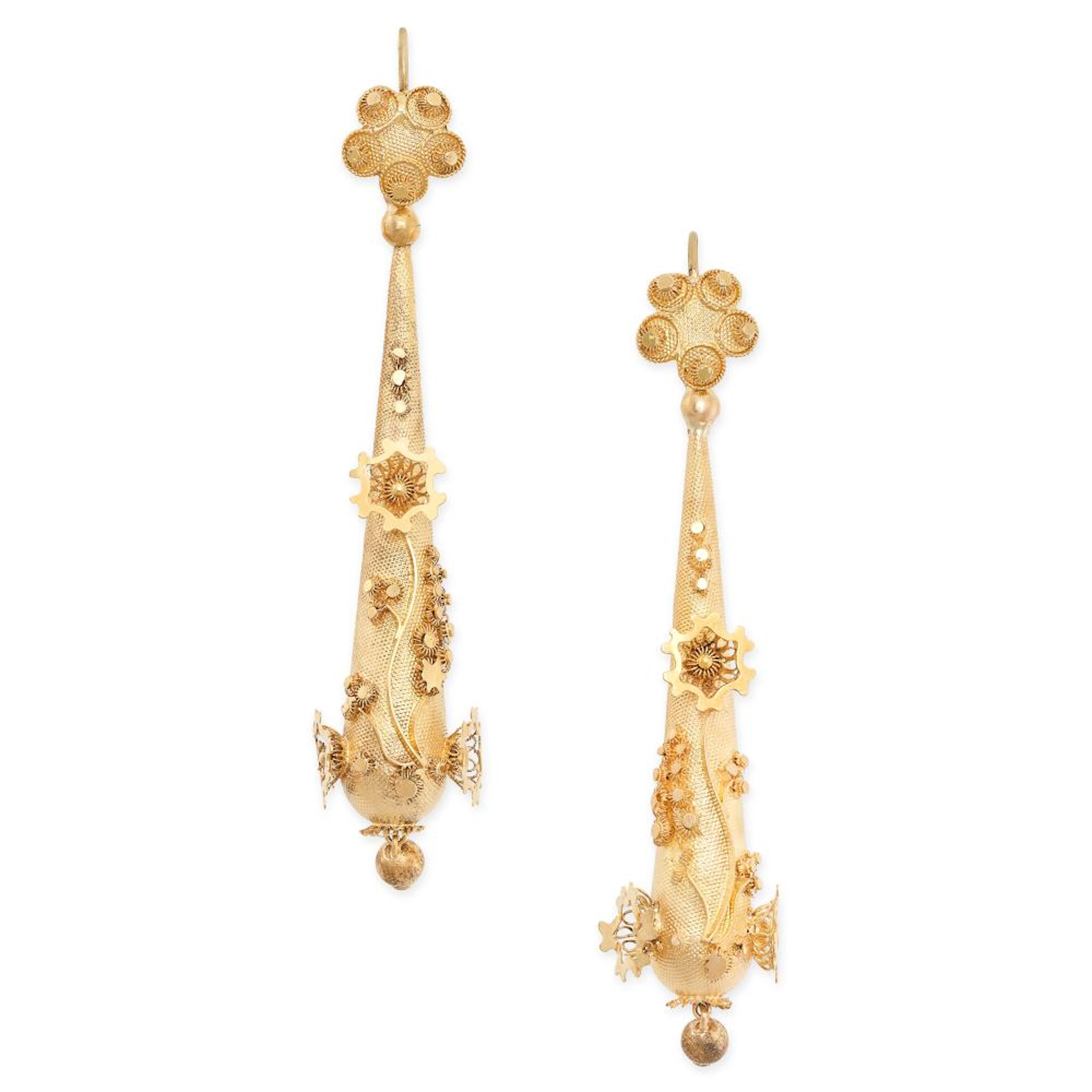 A PAIR OF ANTIQUE GOLD DROP EARRINGS