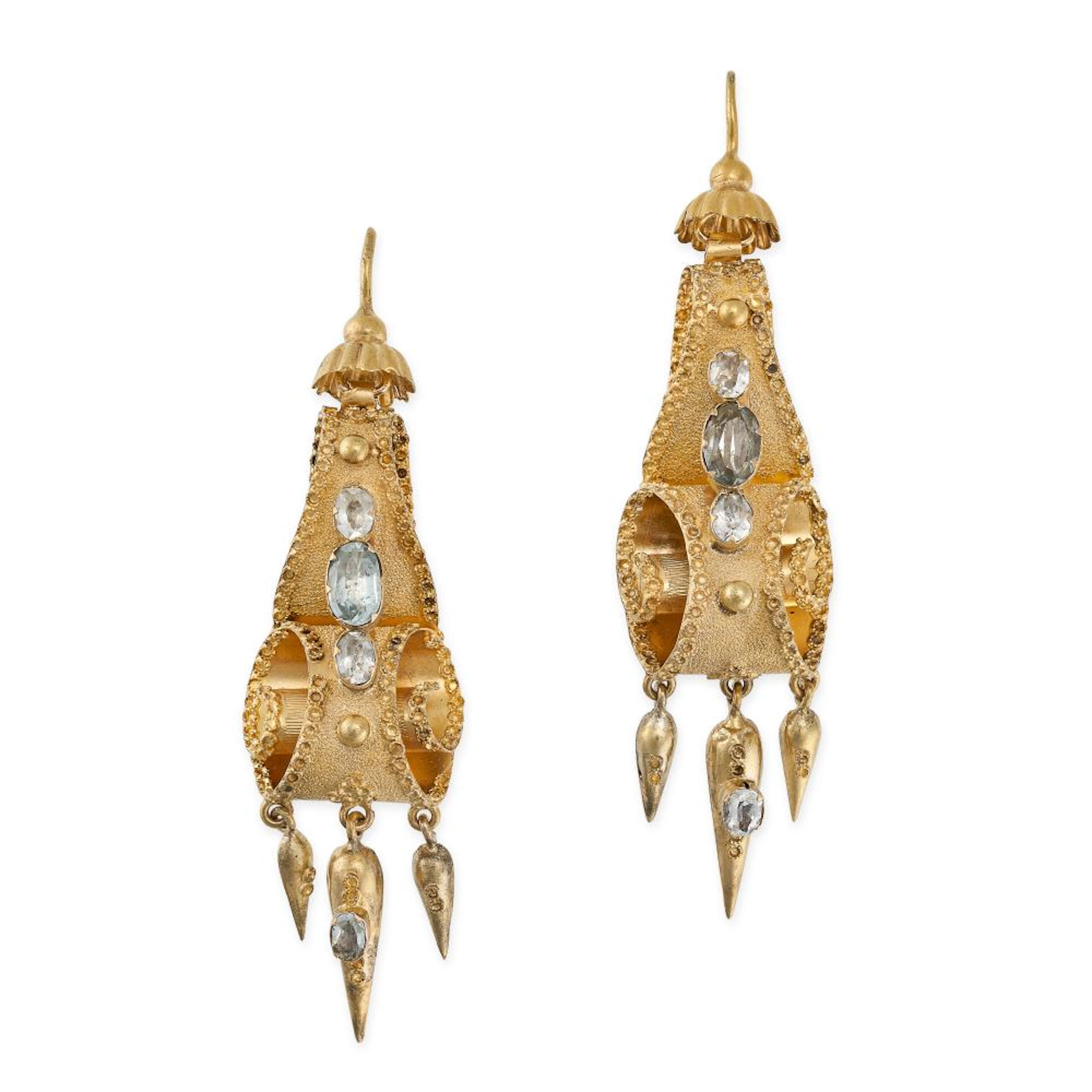 A PAIR OF ANTIQUE AQUAMARINE DROP EARRINGS