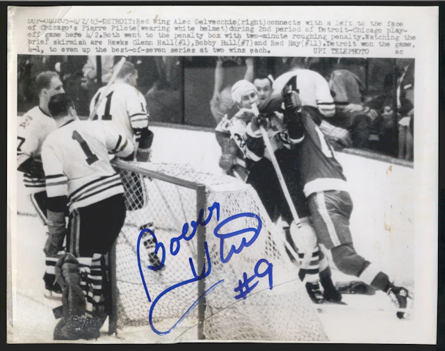 Bobby Hull Signed 9x7 Wire Photograph