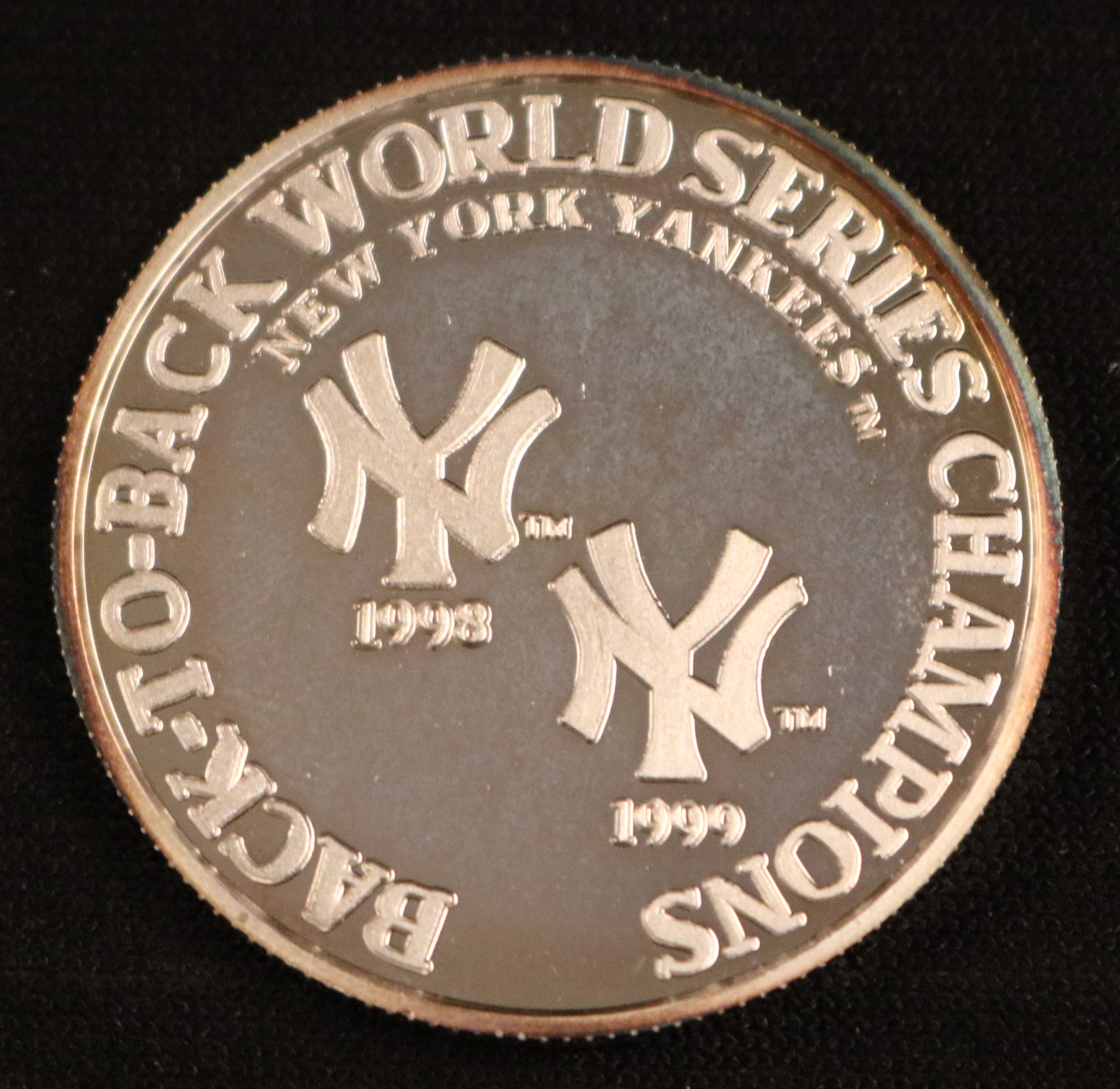 Limited Edition 1999 New York Yankees World Series One Troy Ounce Silver Coin