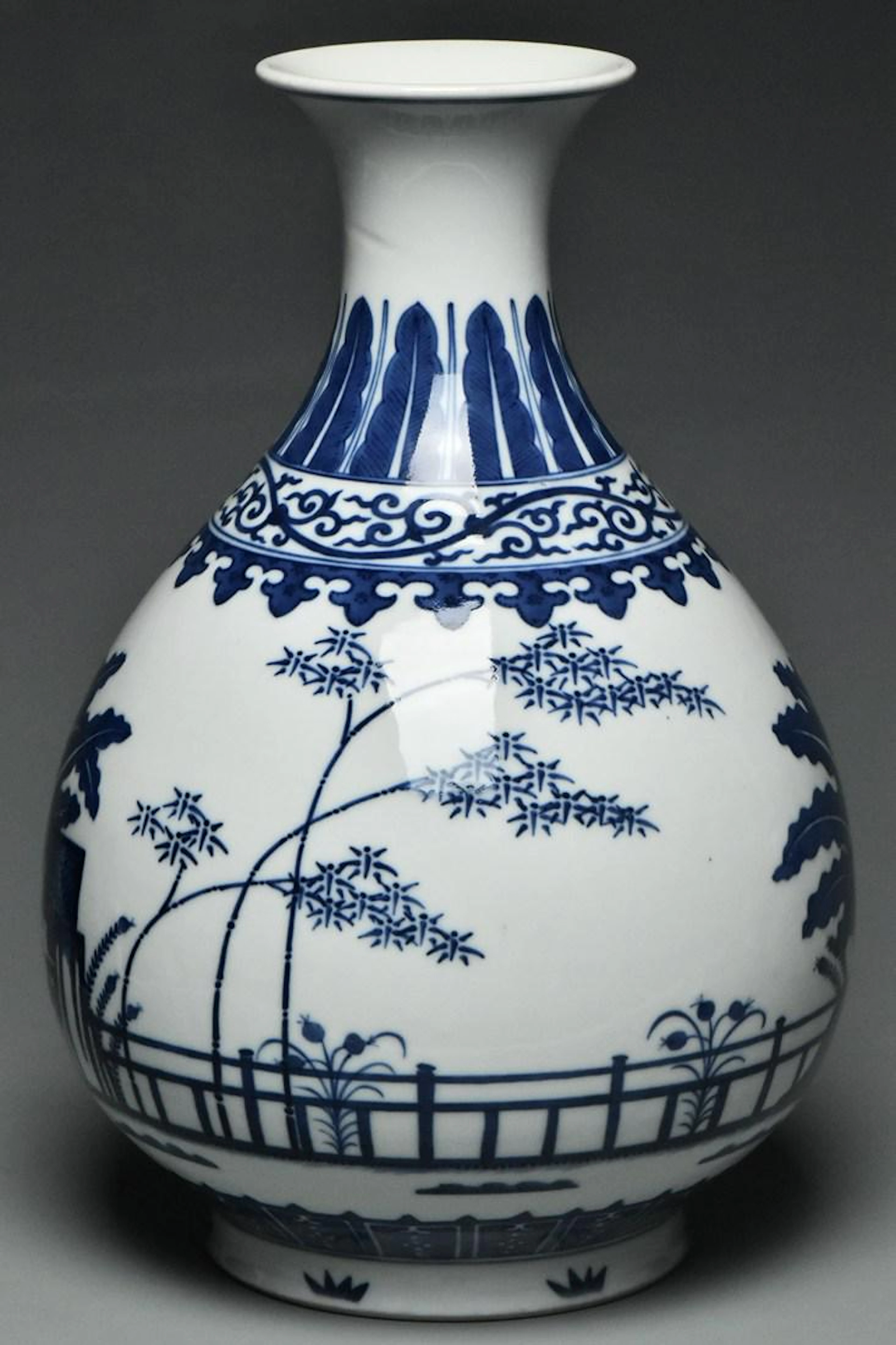 A blue and white yuhuchun vase guangxu mark