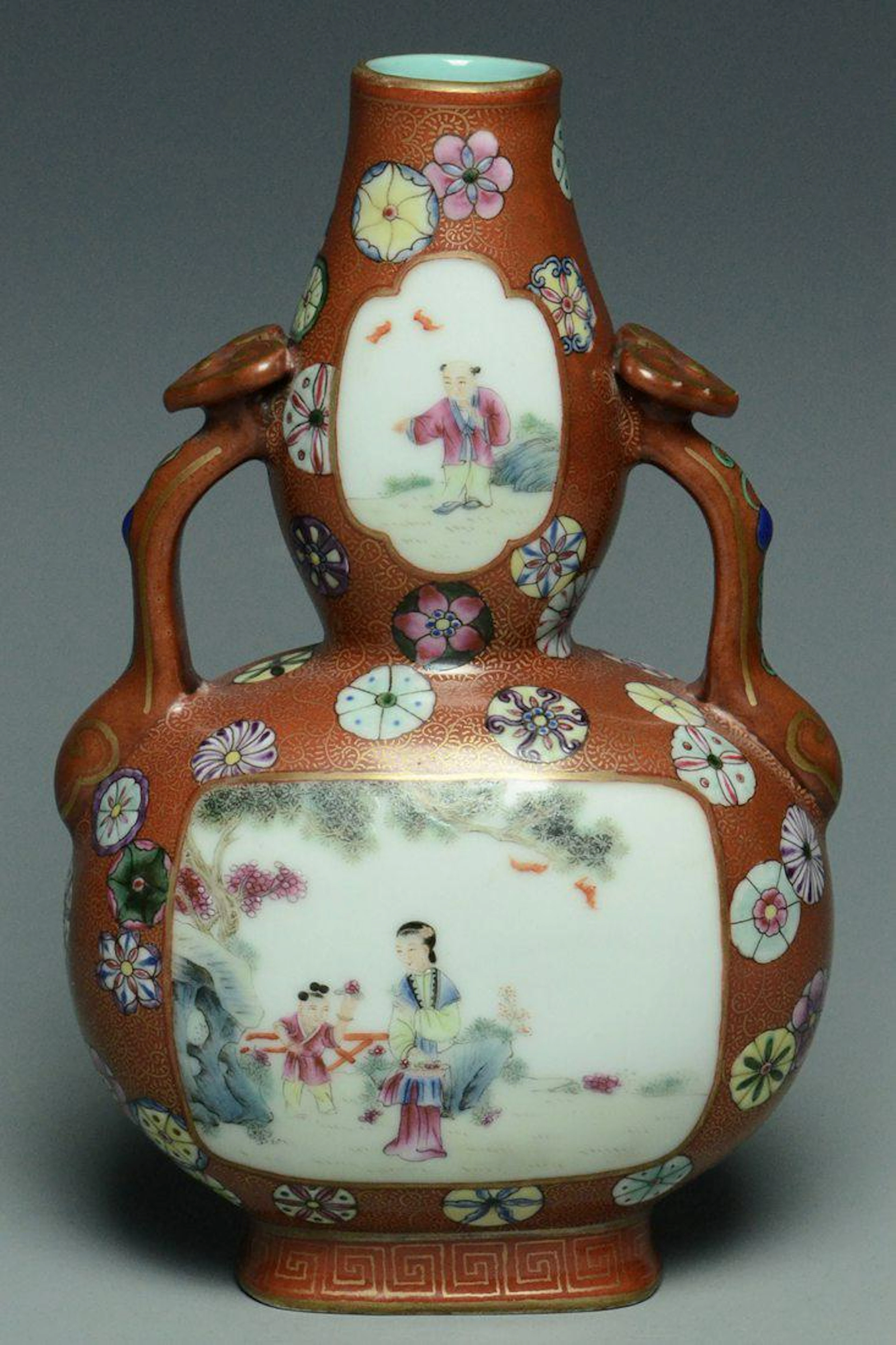 A famille rose double-gourd flask qianlong mark