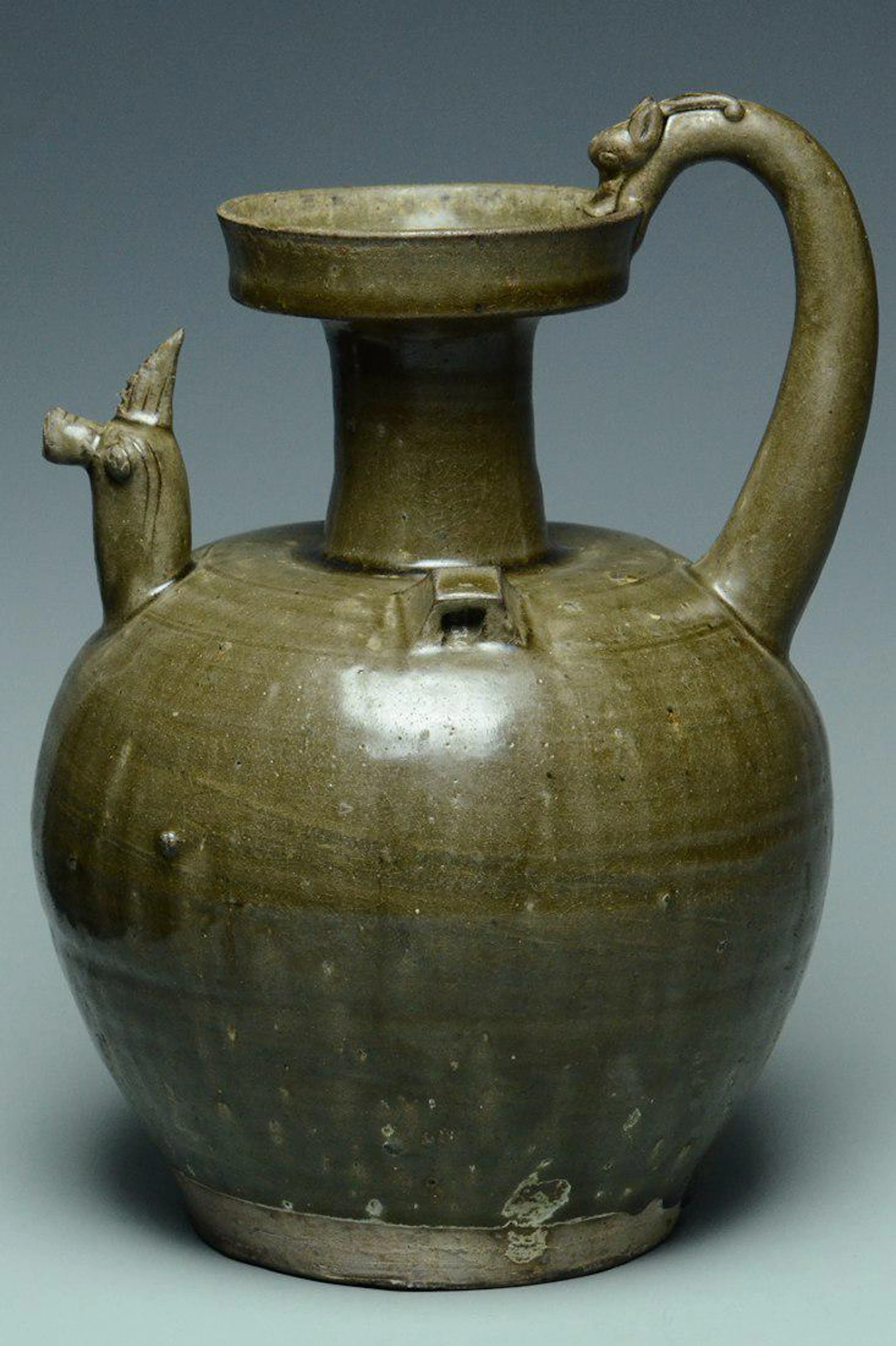 A southern dynasties yue chicken head ewer