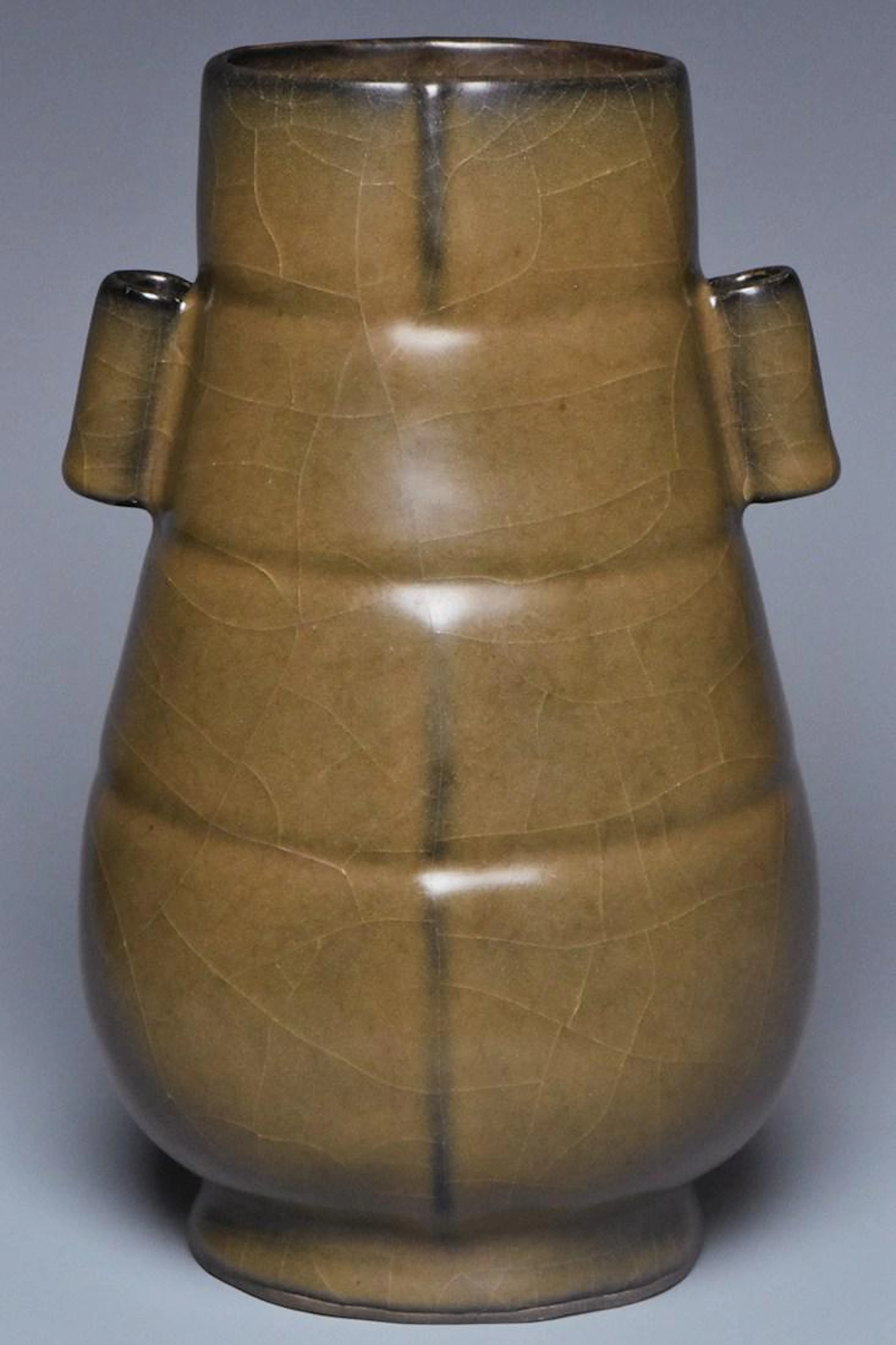 A guan hu-shaped vase