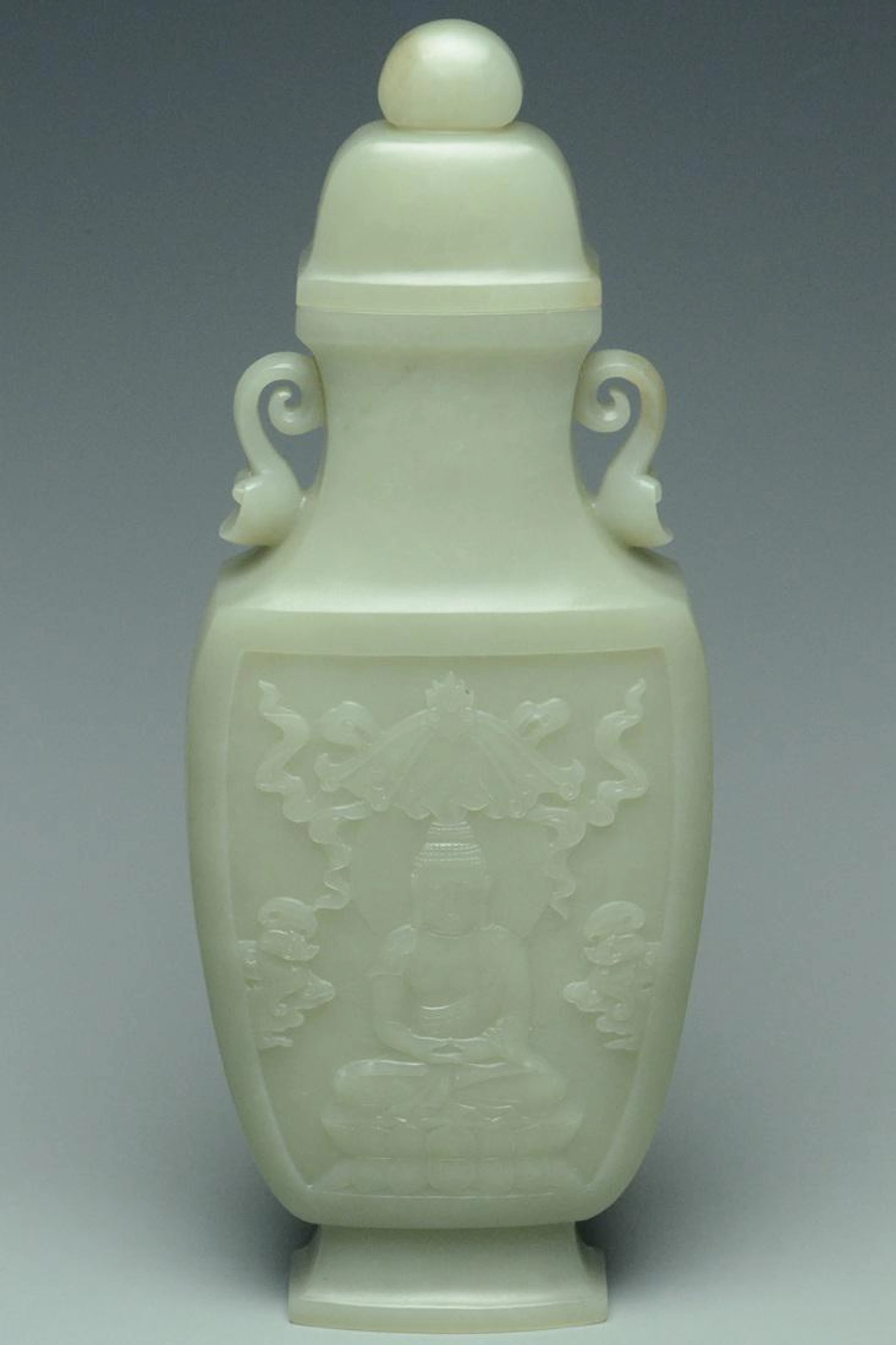 A qing dynasty jade vase and cover