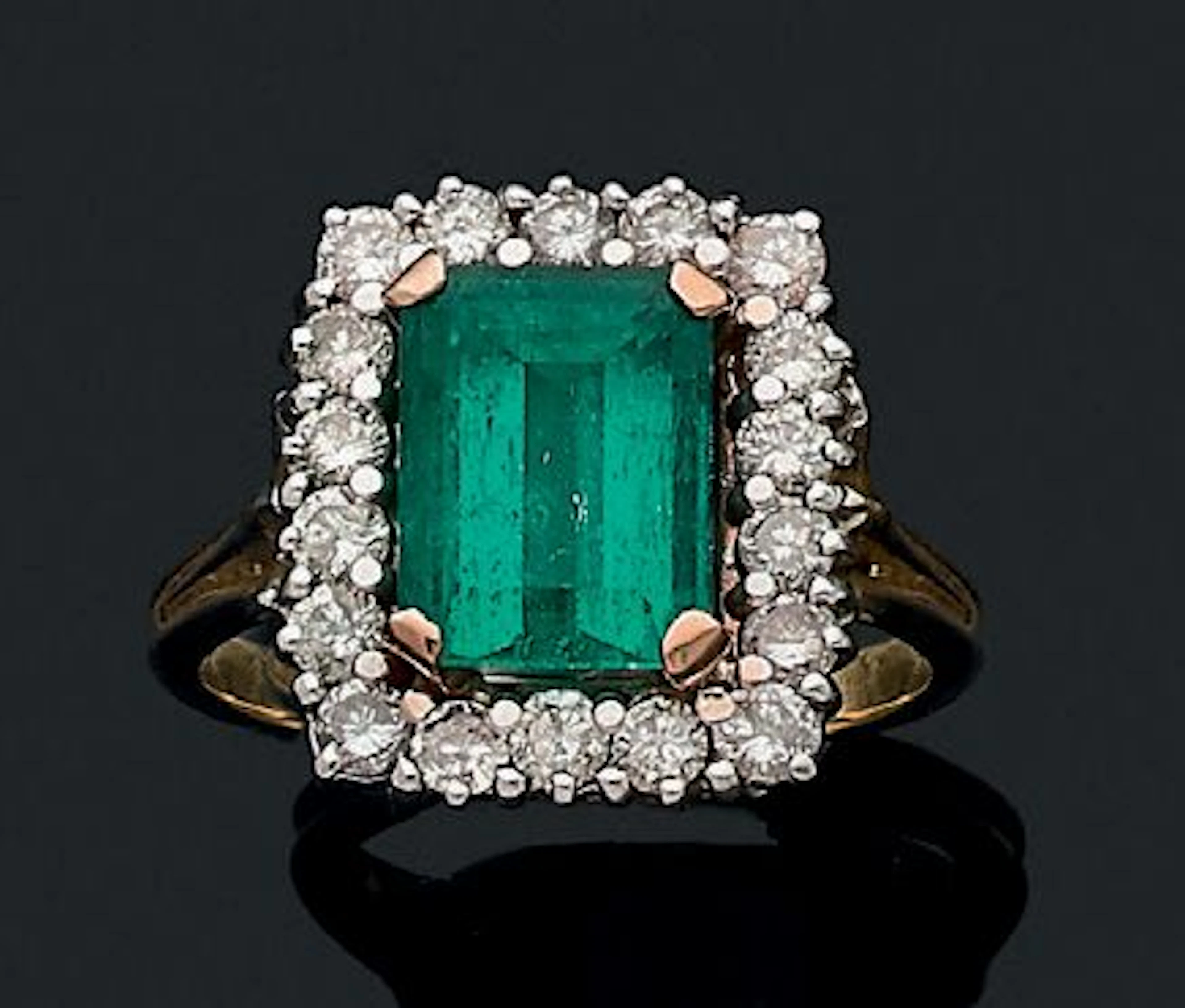 BAGUE "ÉMERAUDE" Emeraude rectangulaire à... - Lot 99 - Aguttes