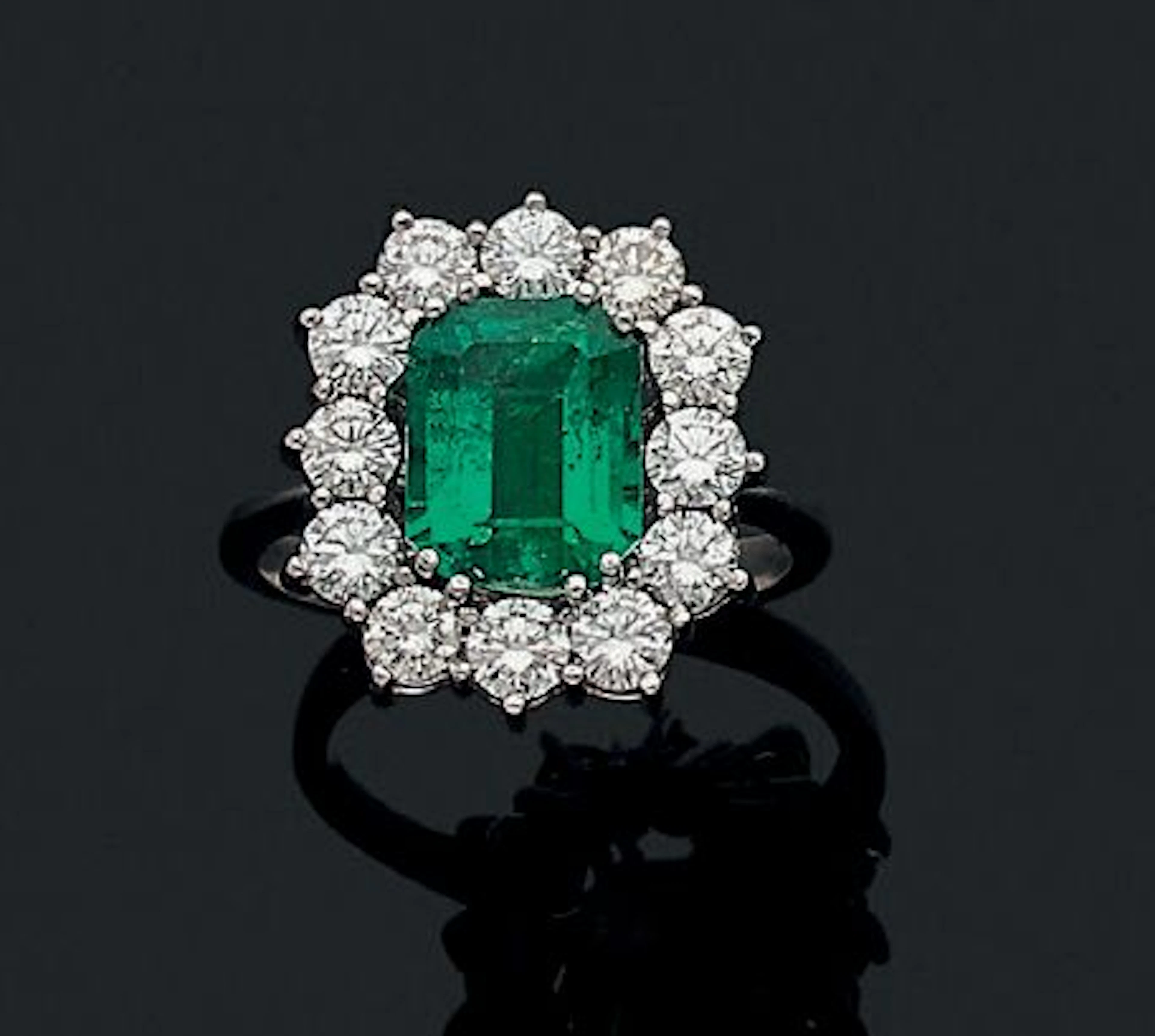 BAGUE "ÉMERAUDE" Emeraude rectangulaire à... - Lot 109 - Aguttes