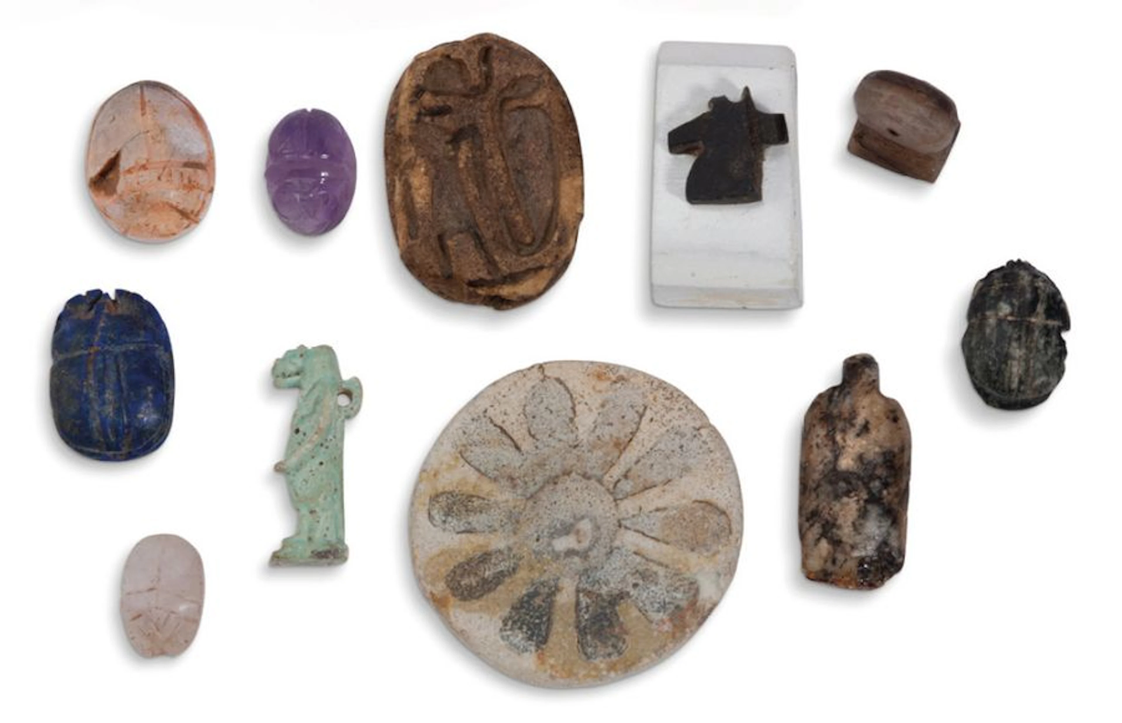 ◊ ENSEMBLE D'AMULETTES ÉGYPTIENNES. EGYPTE,…