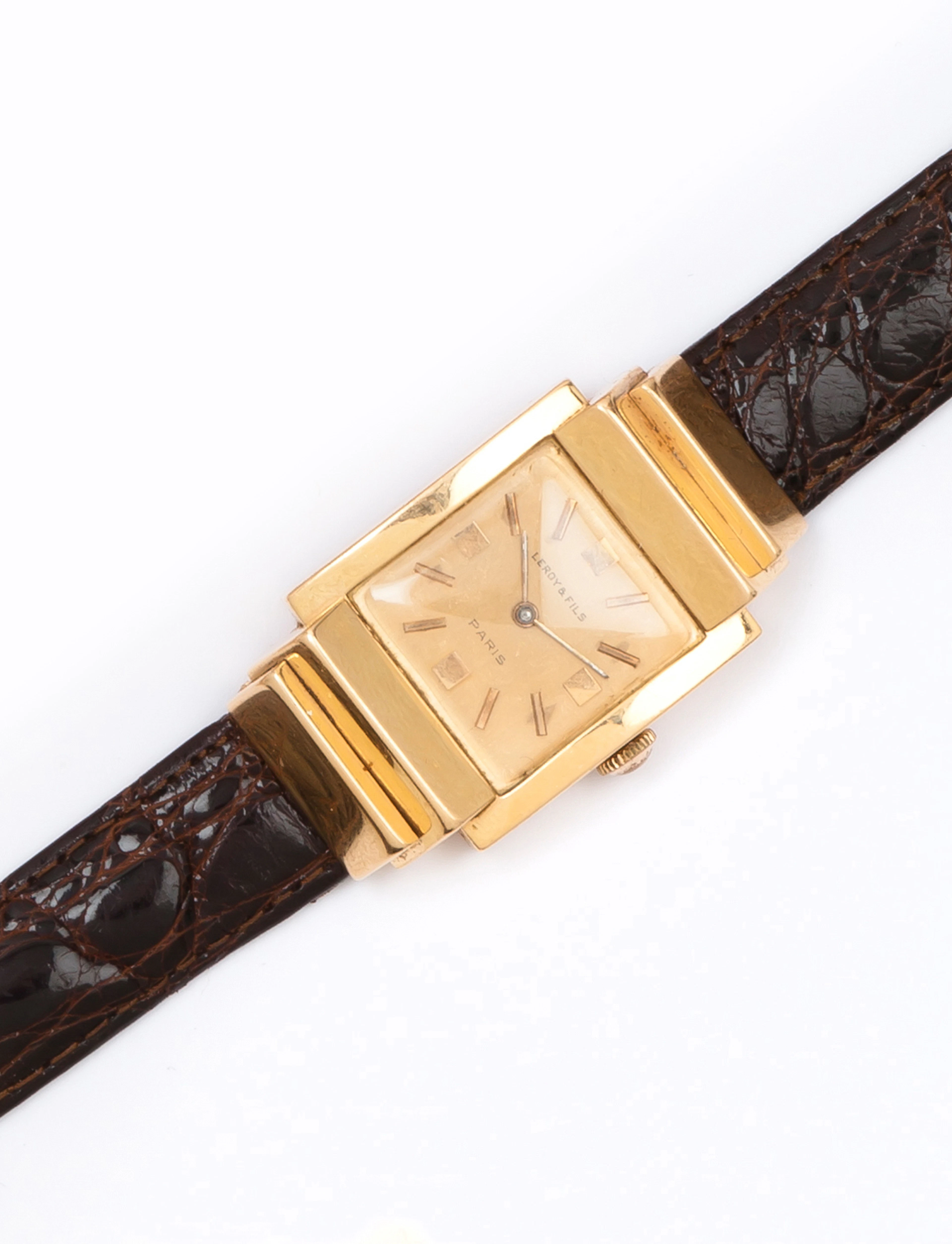 LEROY&FILS vers 1940 Montre bracelet en or jaune