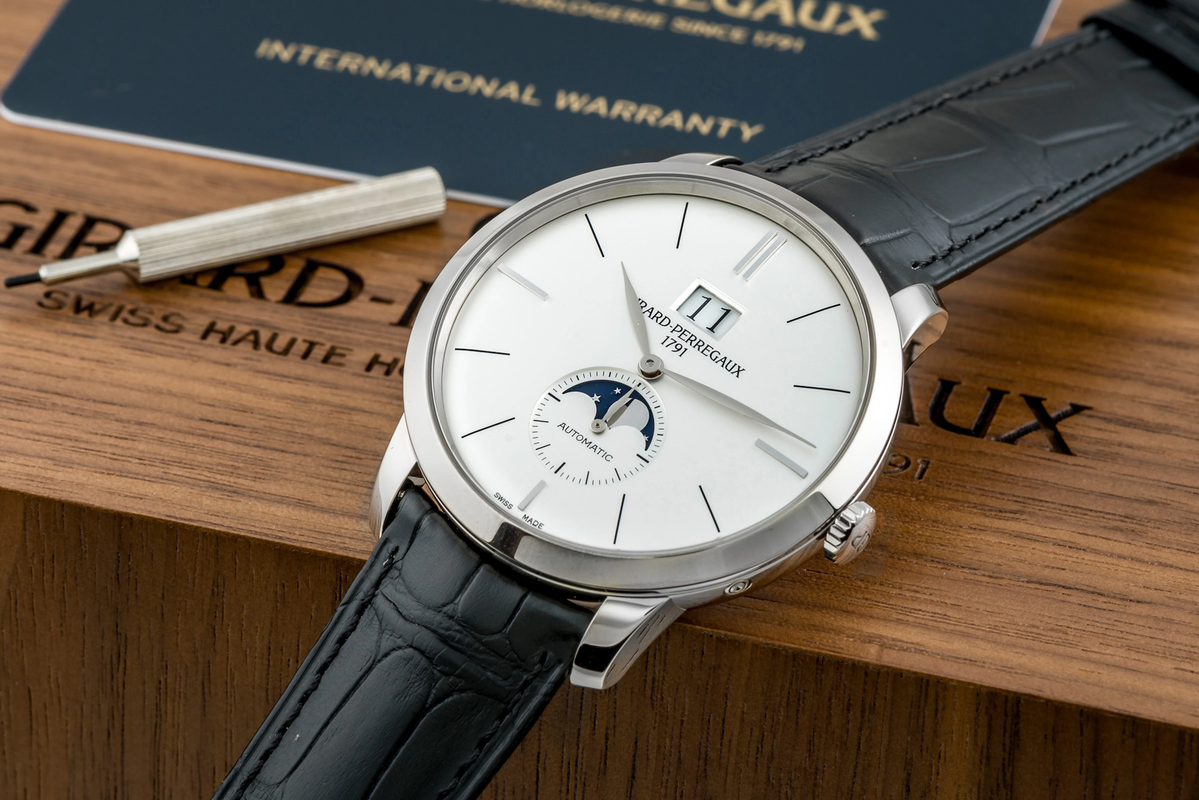 GIRARD PERREGAUX, 1966, LARGE DATE MOONPHASE, No. 01, WHITE GOLD
