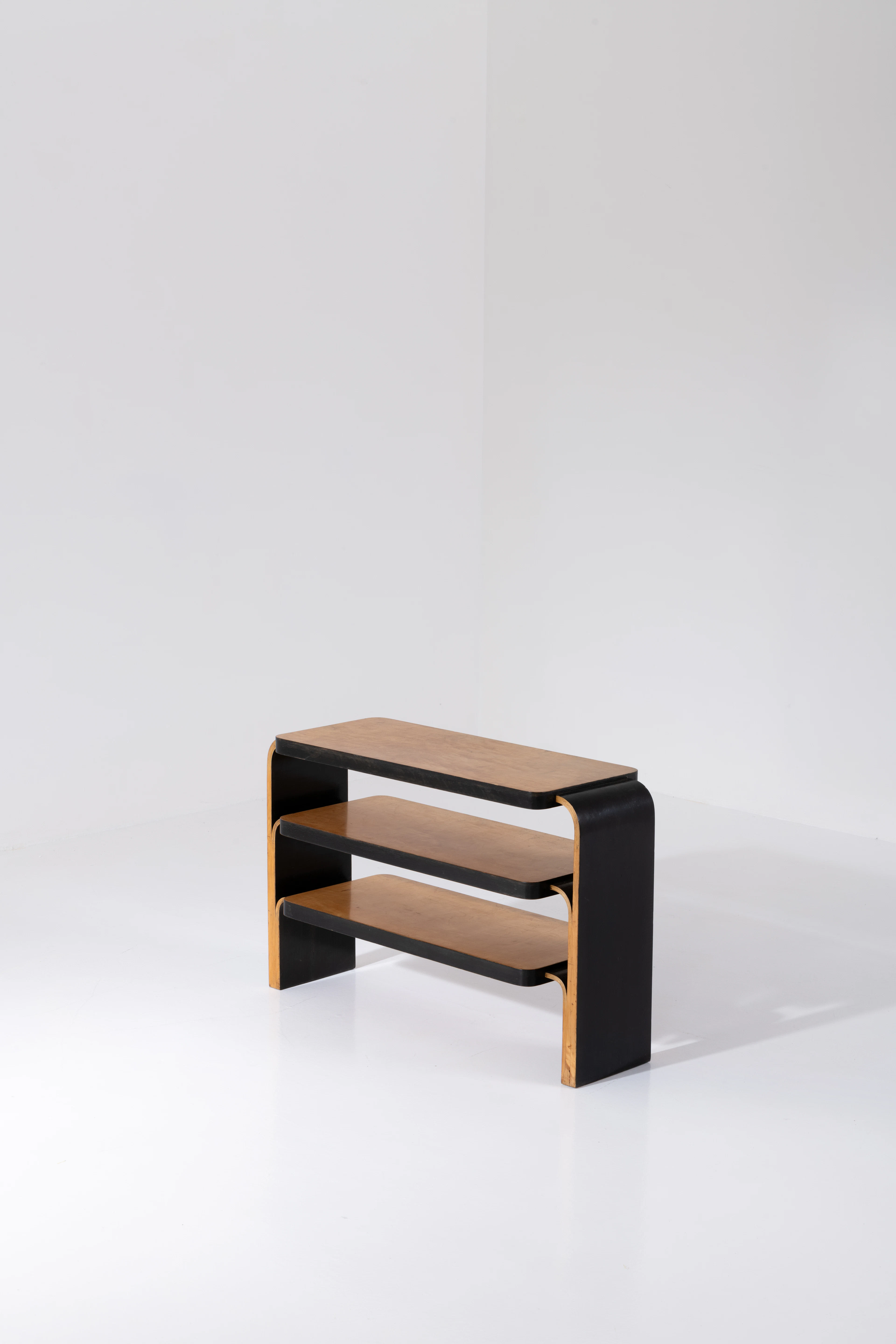 ƒ Alvar Aalto (1898-1976) Wall shelf, model no. 111 - Alvar Aalto (1898-1976)