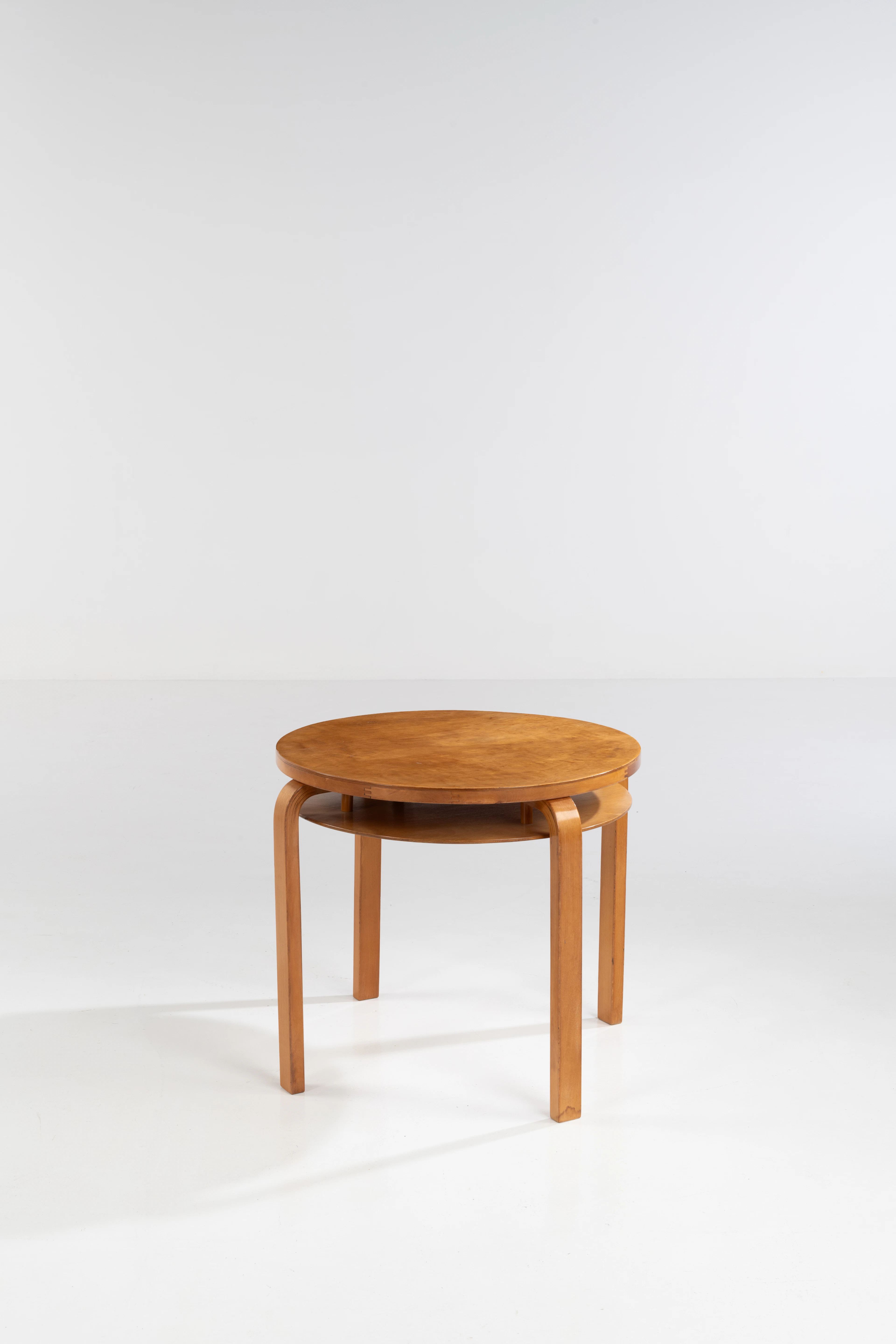 ƒ Alvar Aalto (1898-1976) Side table, model no. 71 - Alvar Aalto (1898-1976)