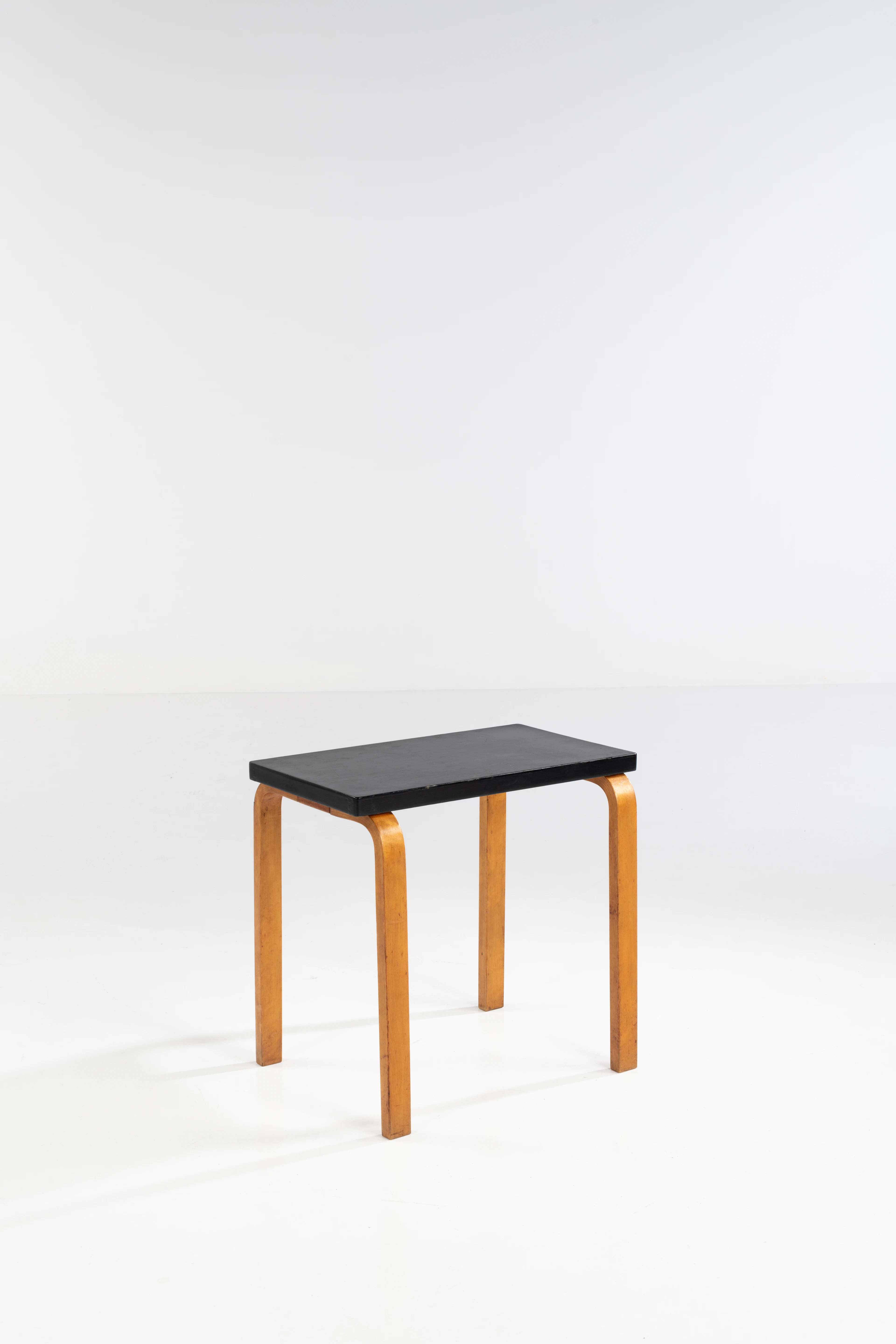 ƒ Alvar Aalto (1898-1976) Side table - Alvar Aalto (1898-1976)