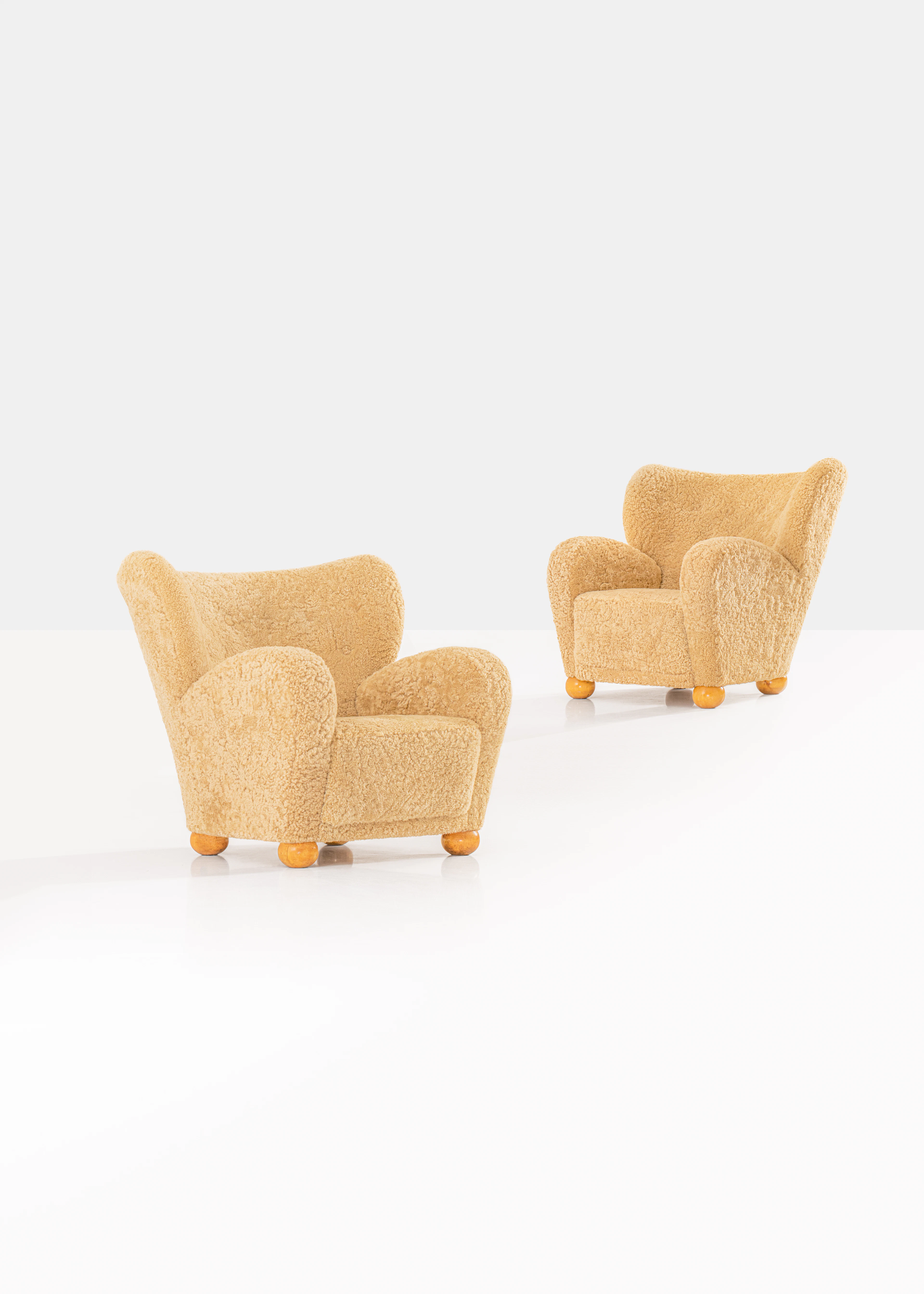 Marta Blomstedt (1899-1982) Pair of 'Aulanko' armchairs...