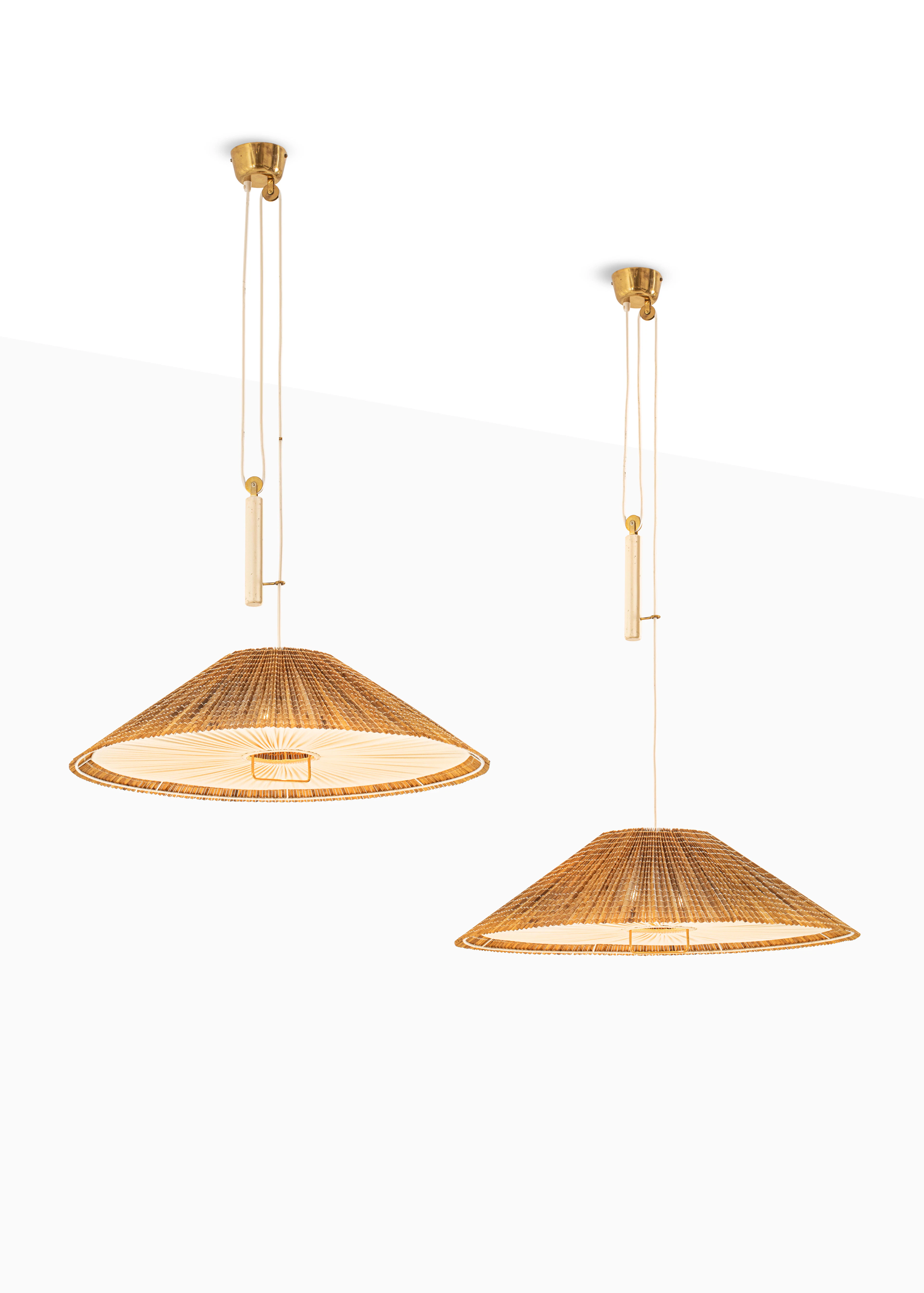 Paavo Tynell (1890-1973) – Pair of suspensions model...